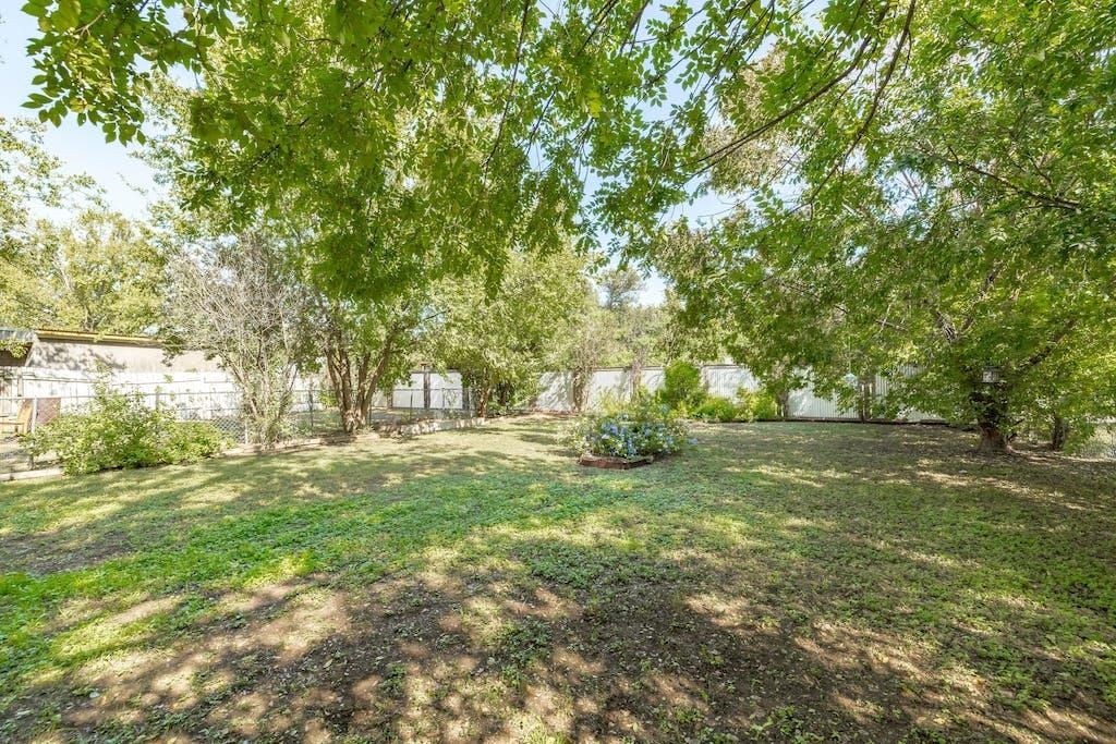 420 N Grange Property Photo 23