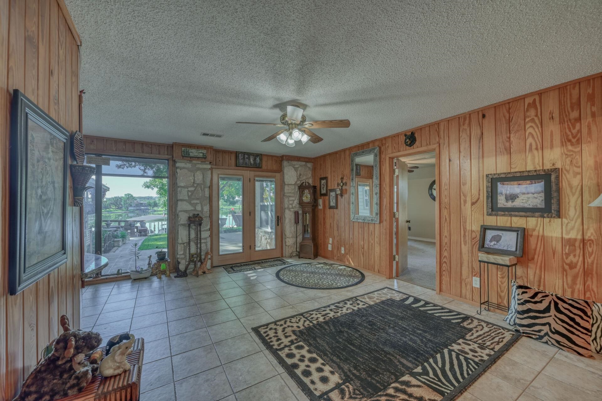 1922 Blubonnet Lane Property Photo 6
