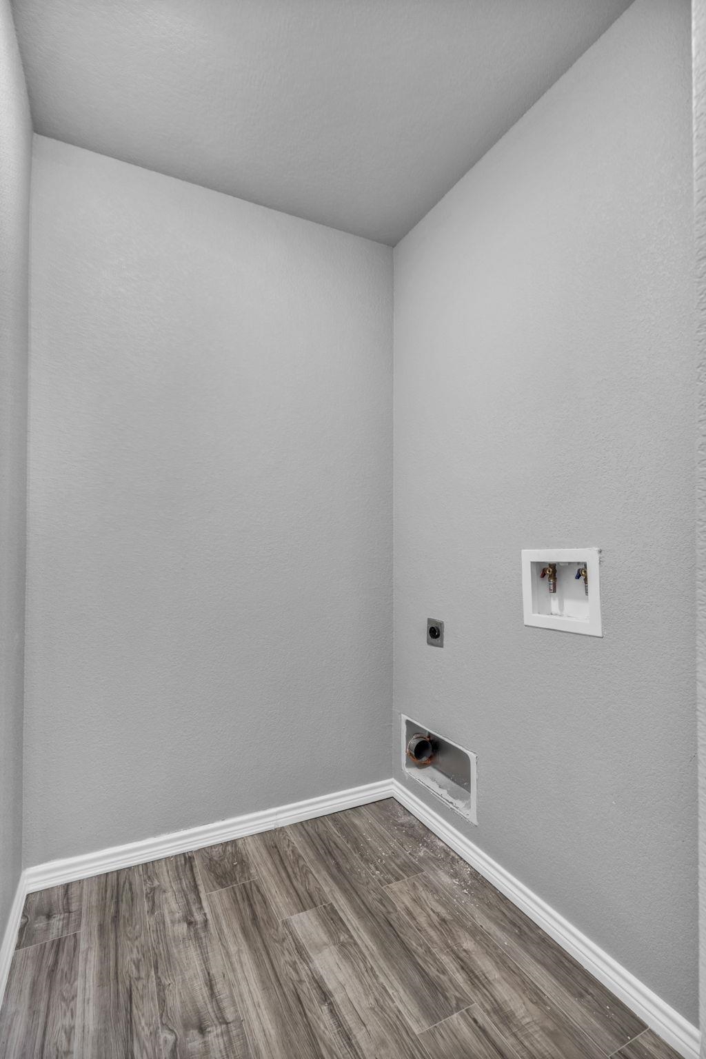 739 Maple Lane Property Photo 8