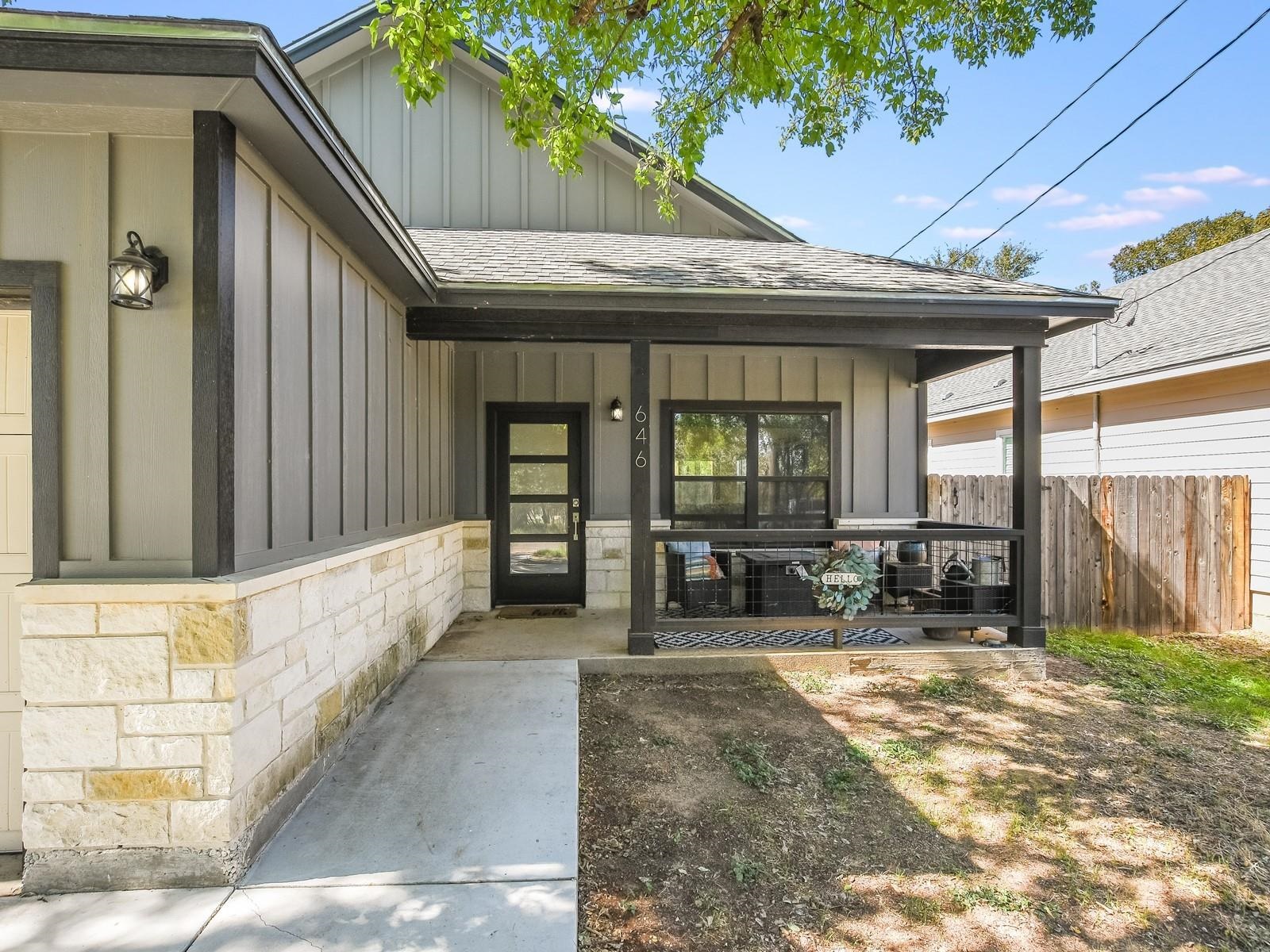 646 Cypress Property Photo 2