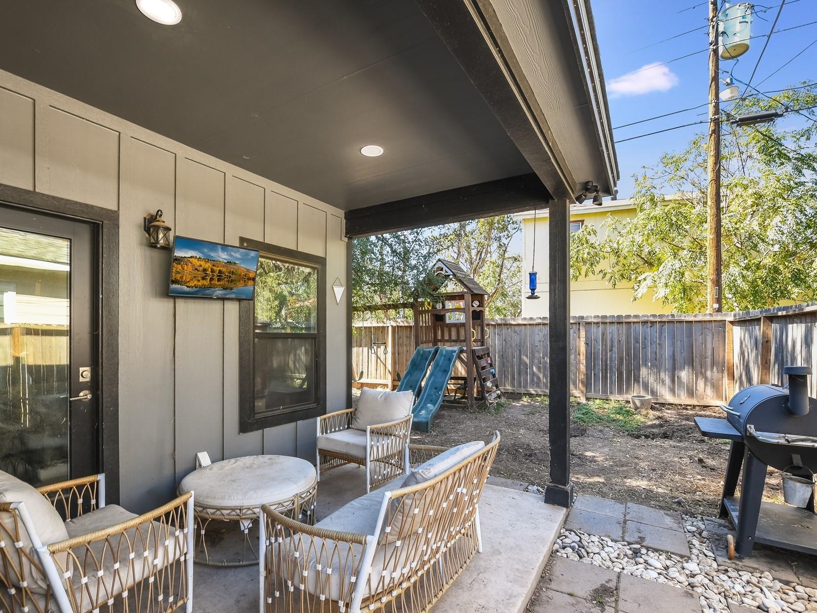 646 Cypress Property Photo 18
