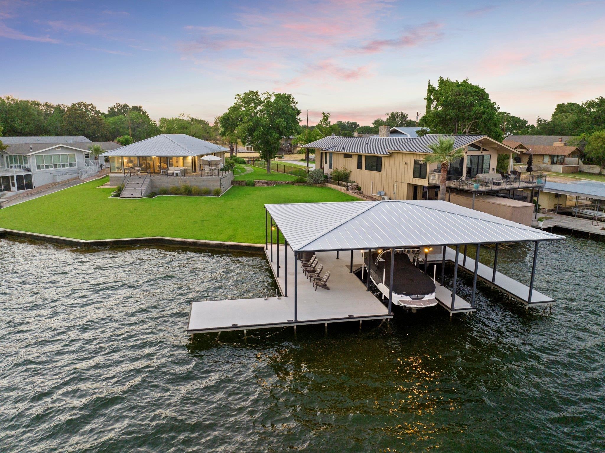 527 Contour Drive Property Photo 6