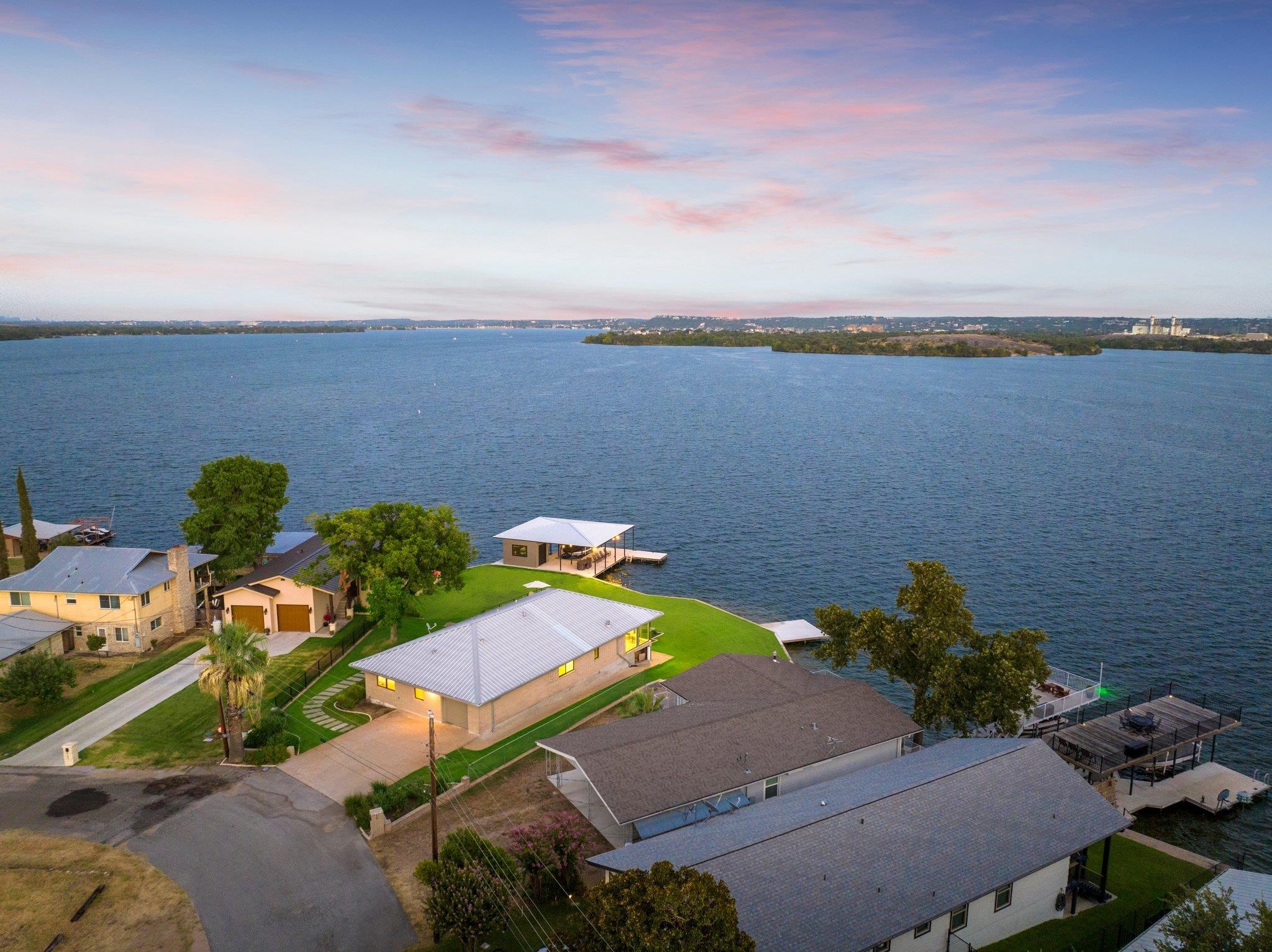 527 Contour Drive Property Photo 8