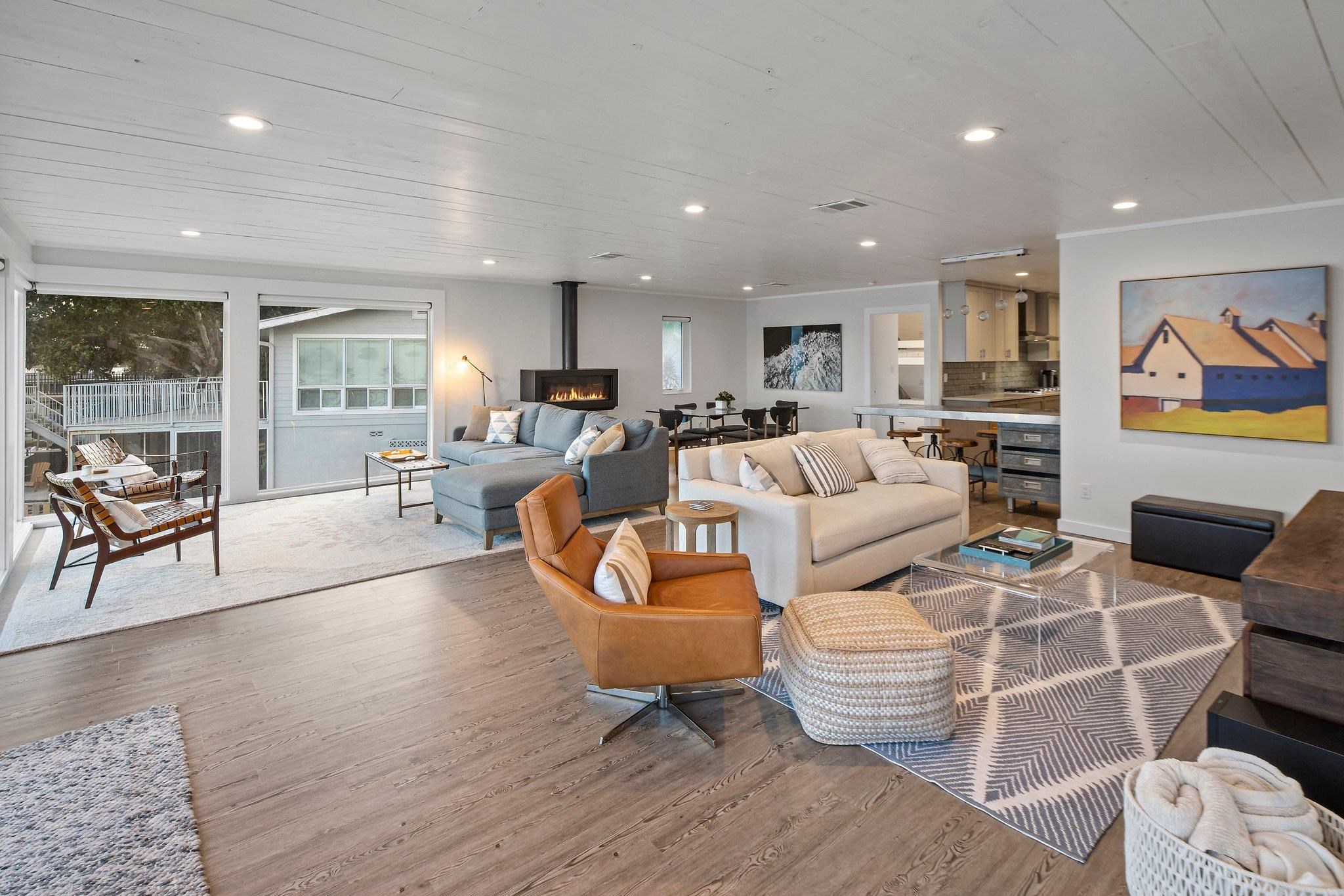 527 Contour Drive Property Photo 10