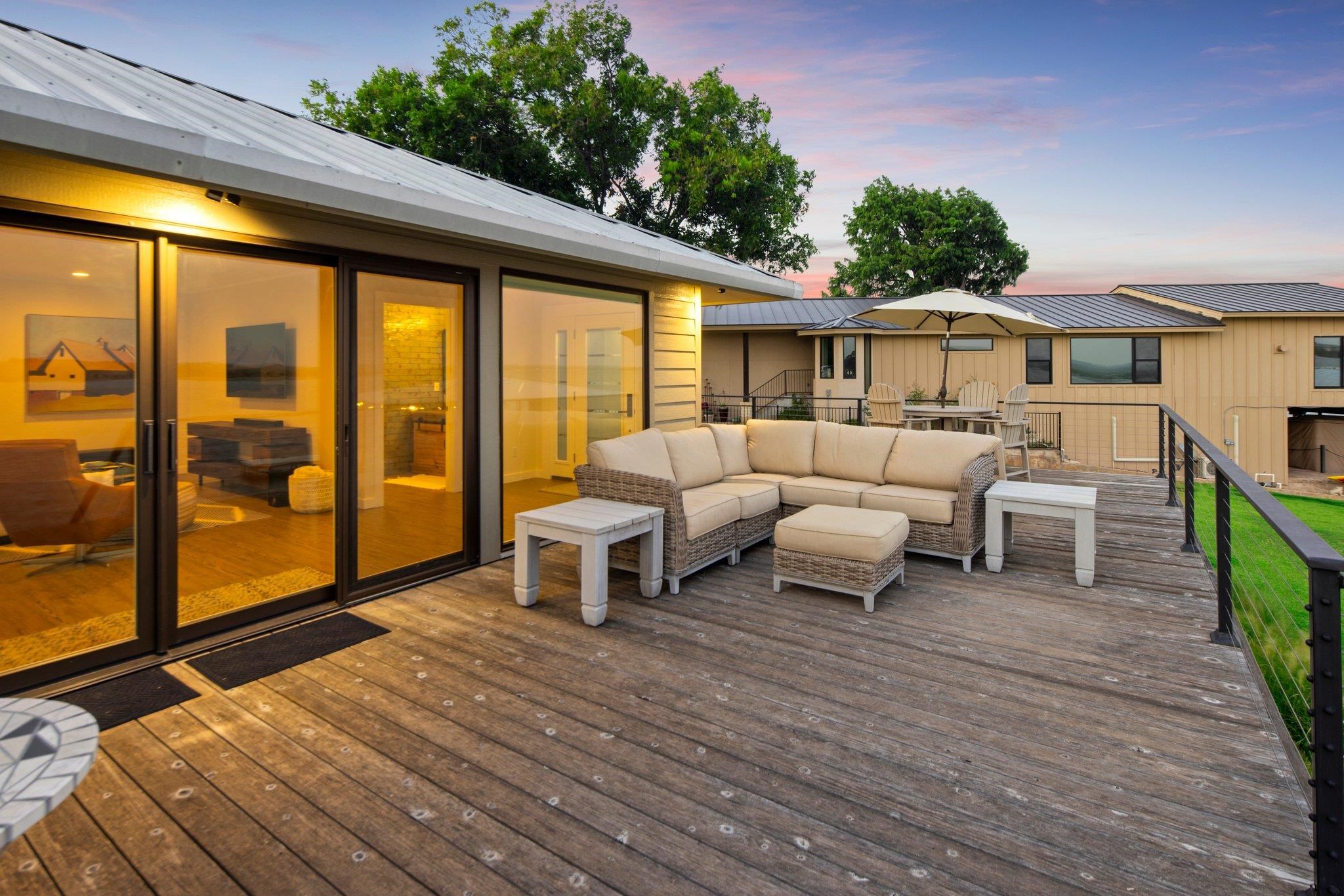 527 Contour Drive Property Photo 24
