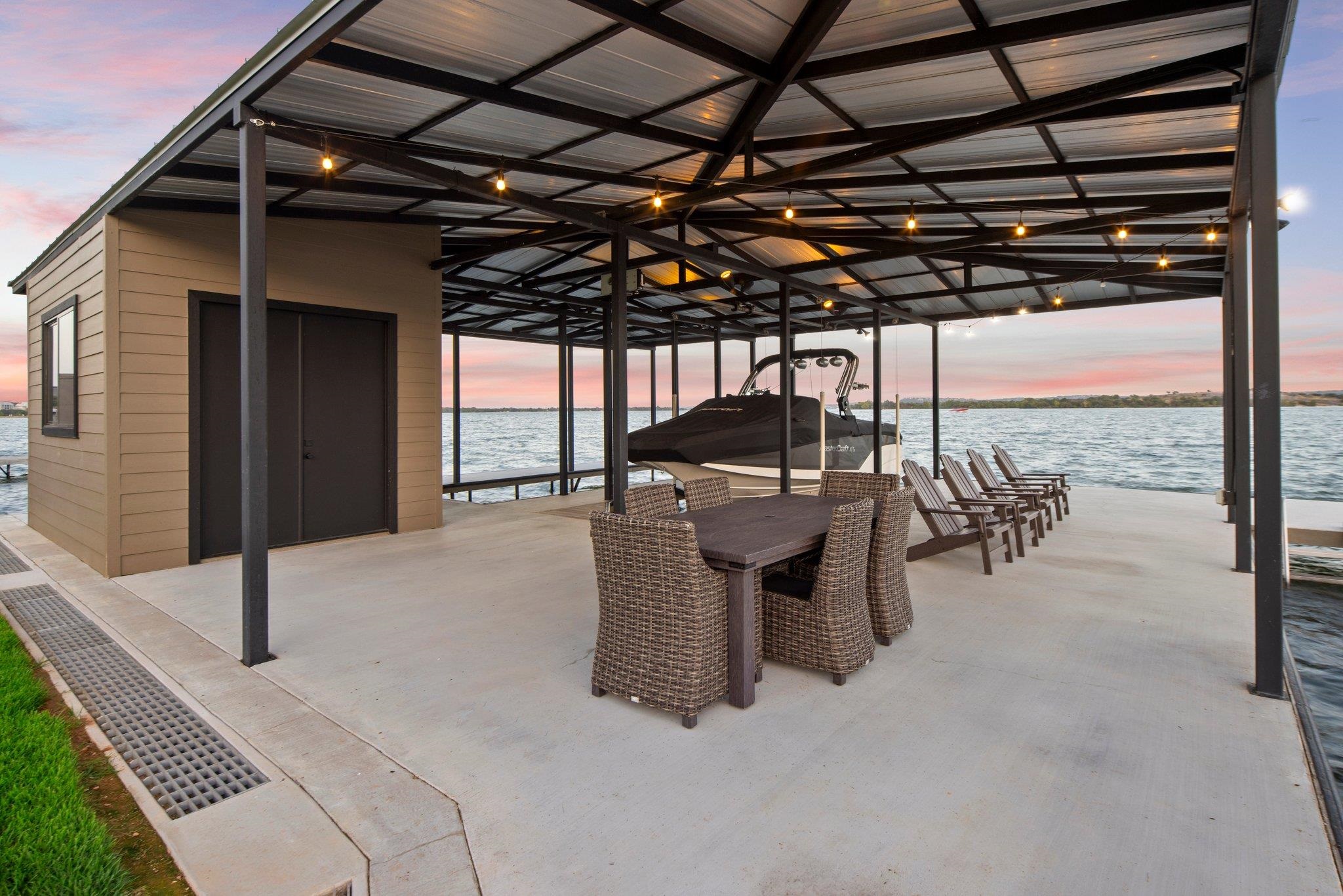 527 Contour Drive Property Photo 30