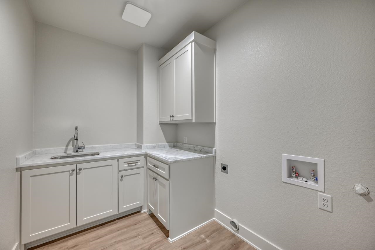 401 Oak Street Property Photo 12