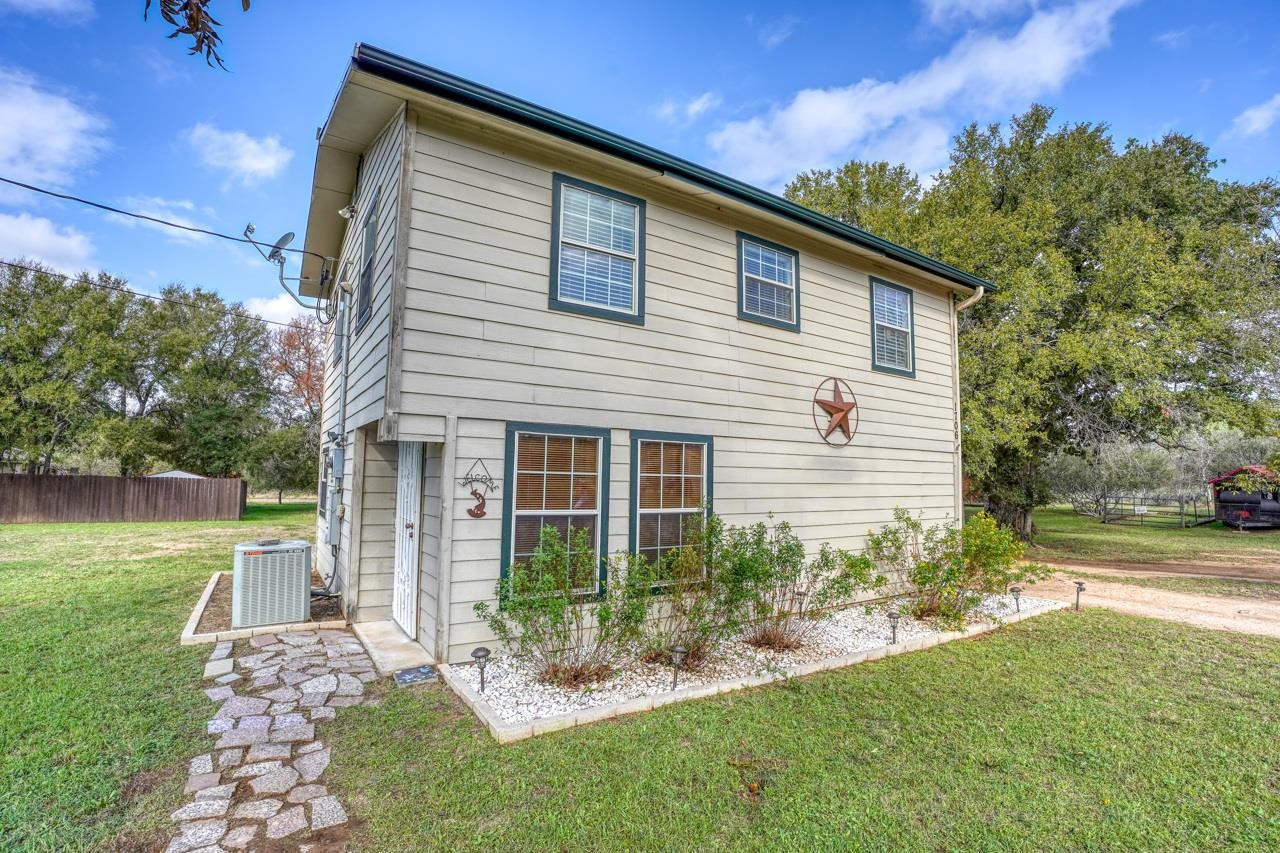 1706 Westcrest Property Photo 1