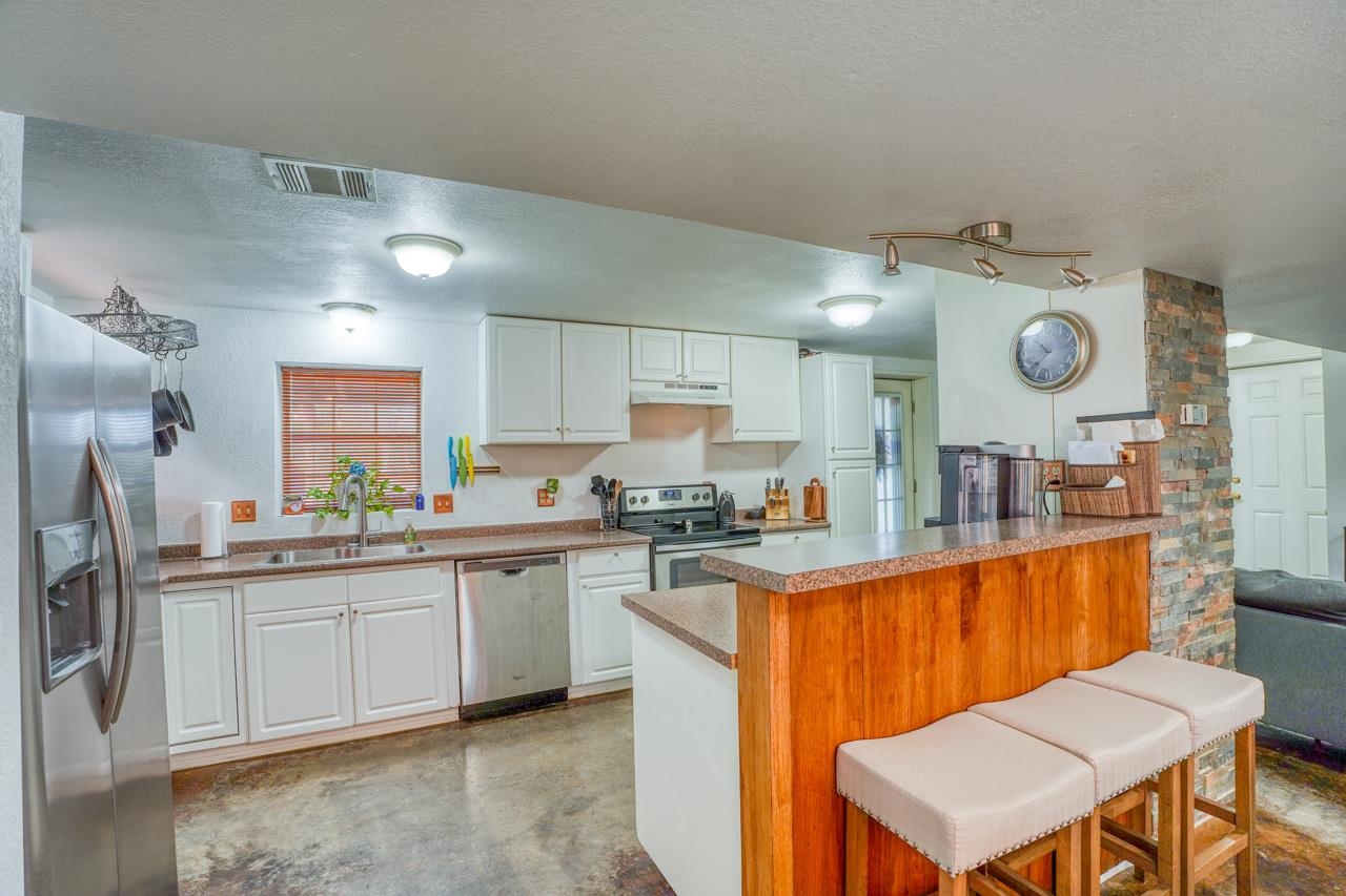 1706 Westcrest Property Photo 7
