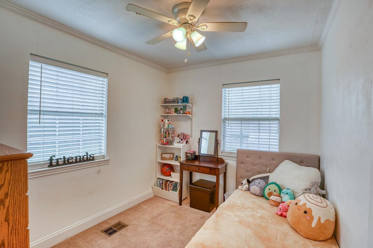 1706 Westcrest Property Photo 9