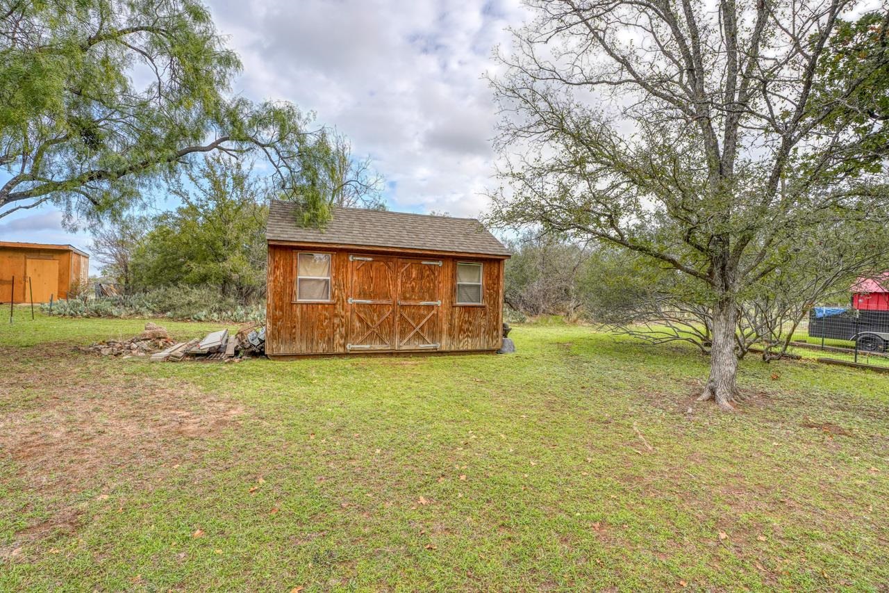 1706 Westcrest Property Photo 16