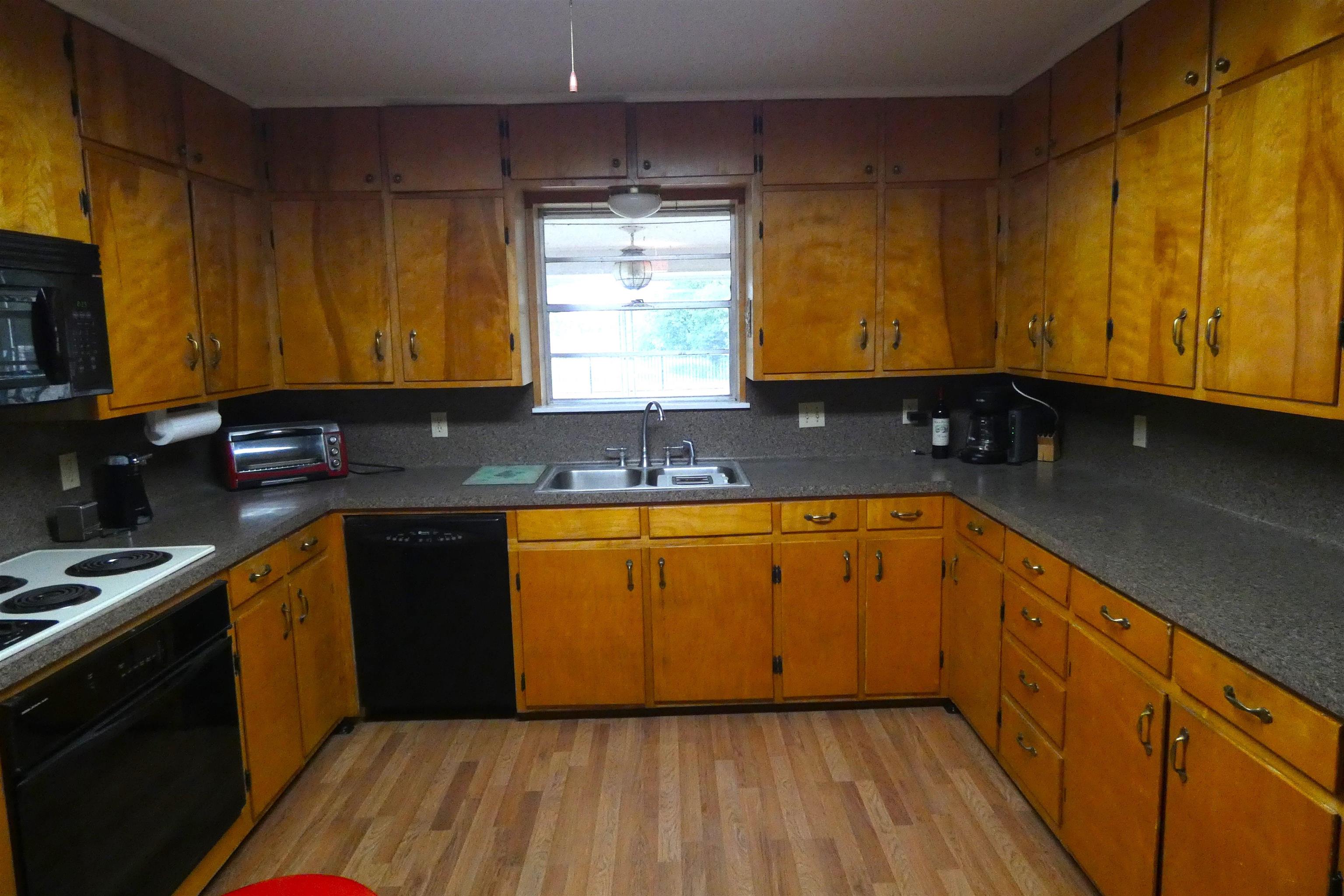 713 Flag Creek Drive Property Photo 12
