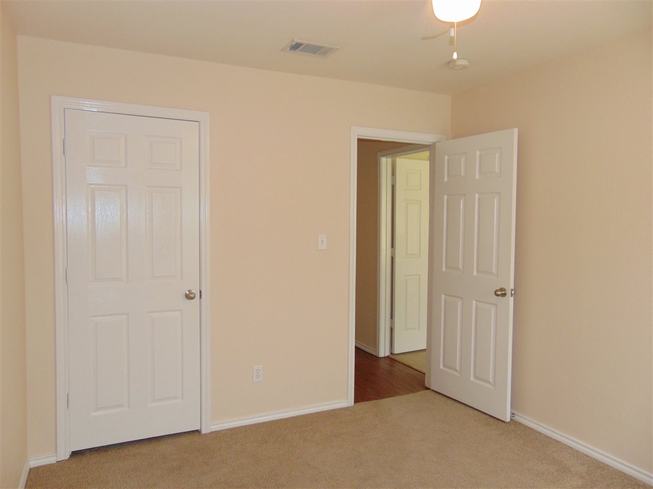 704b Claremont Property Photo 6