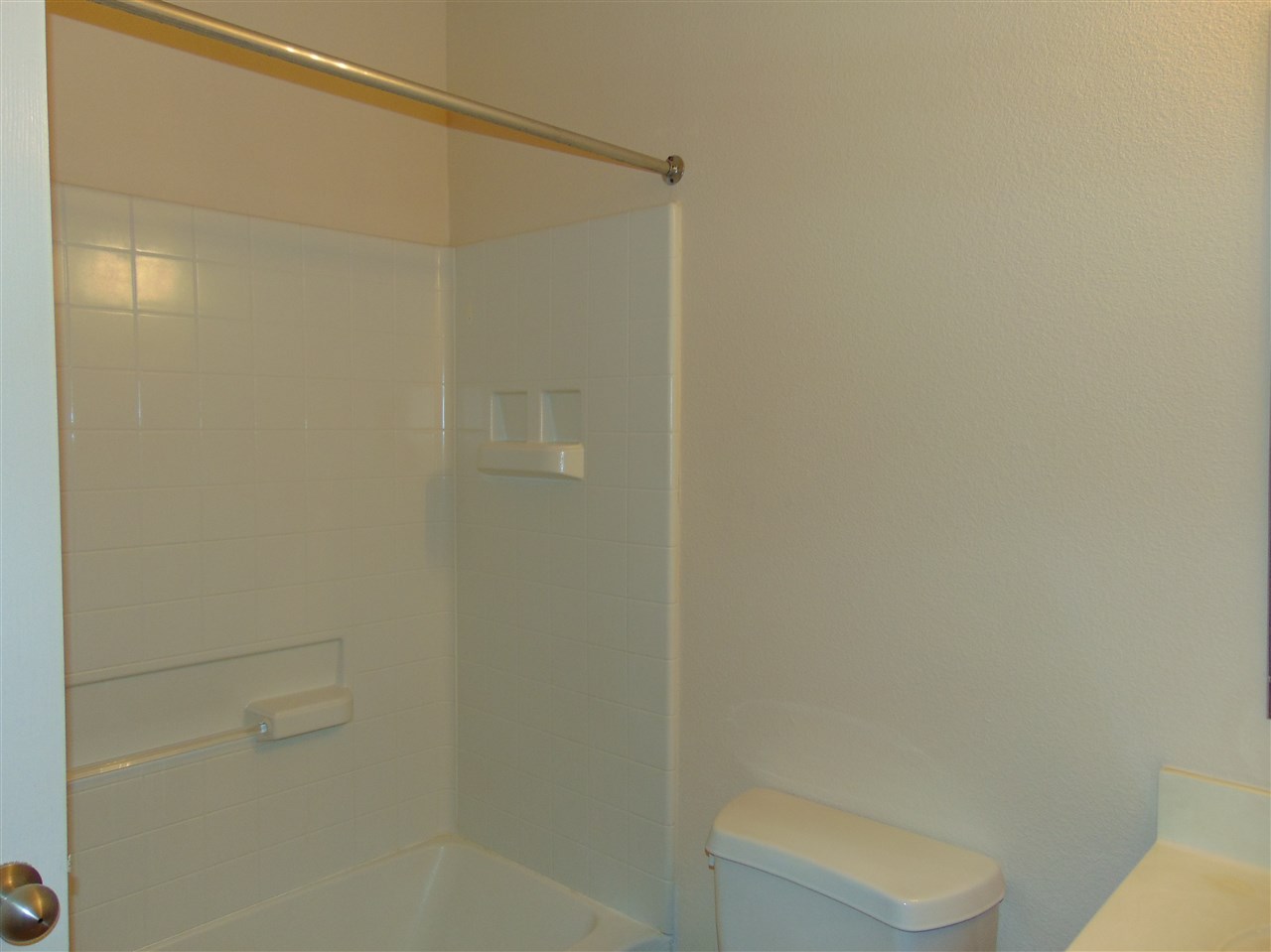 704b Claremont Property Photo 8