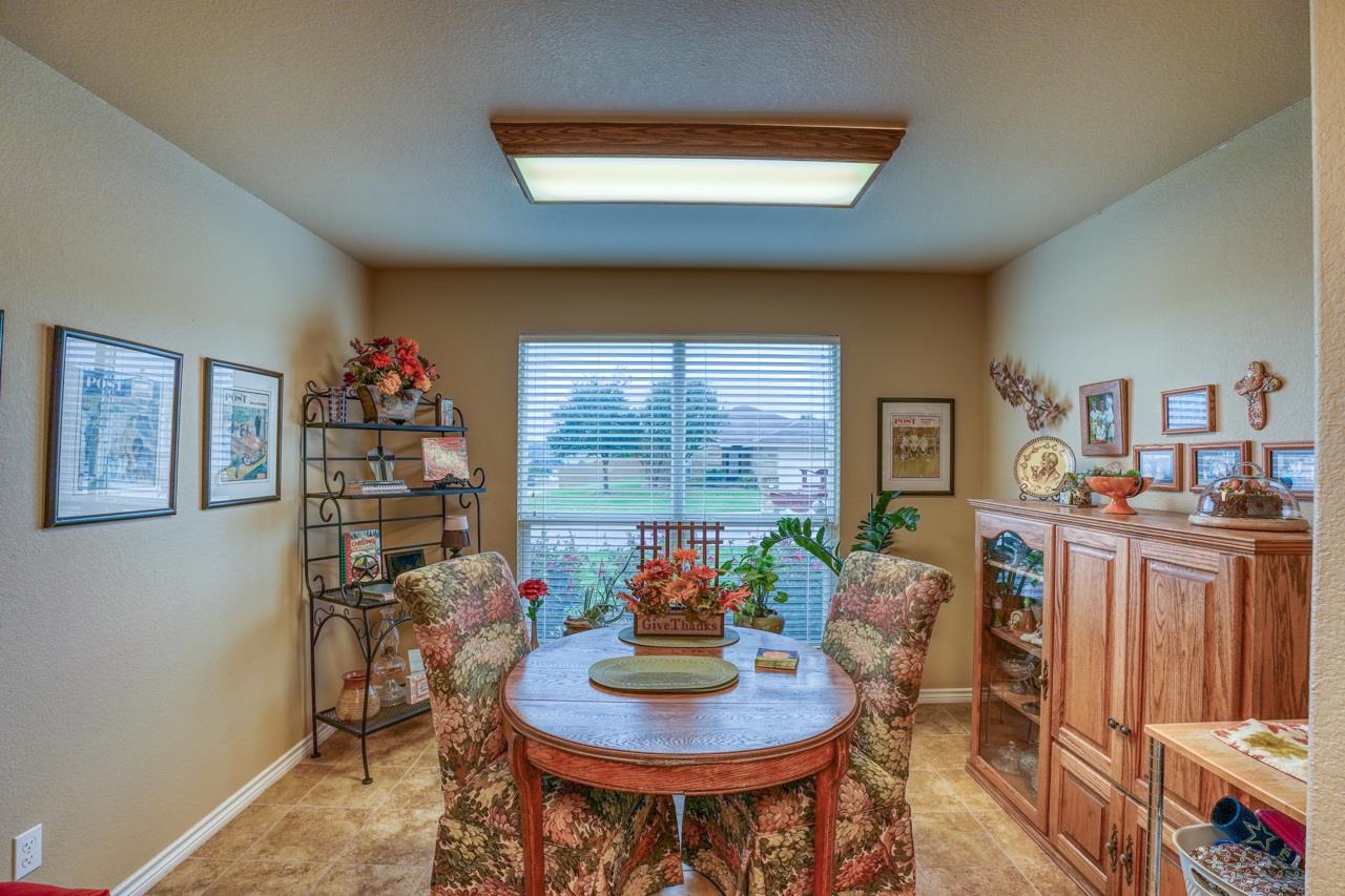 101 N Tanner Court Property Photo 6