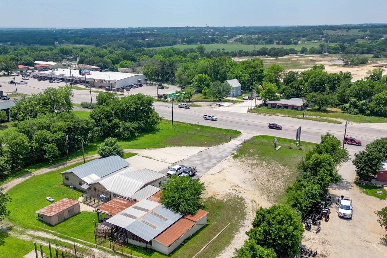 1312 N U.s. Highway 281 Highway Property Photo 1