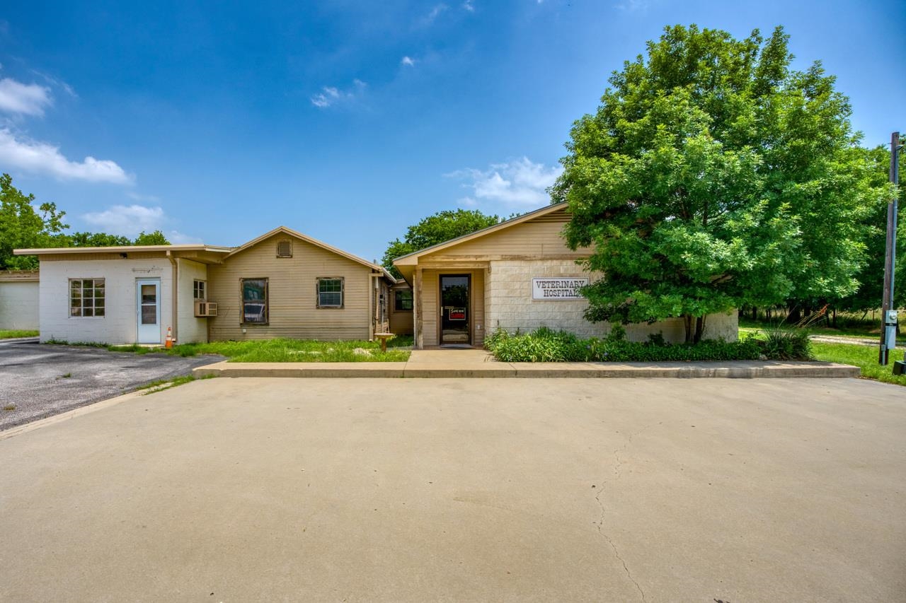 1312 N U.s. Highway 281 Highway Property Photo 6