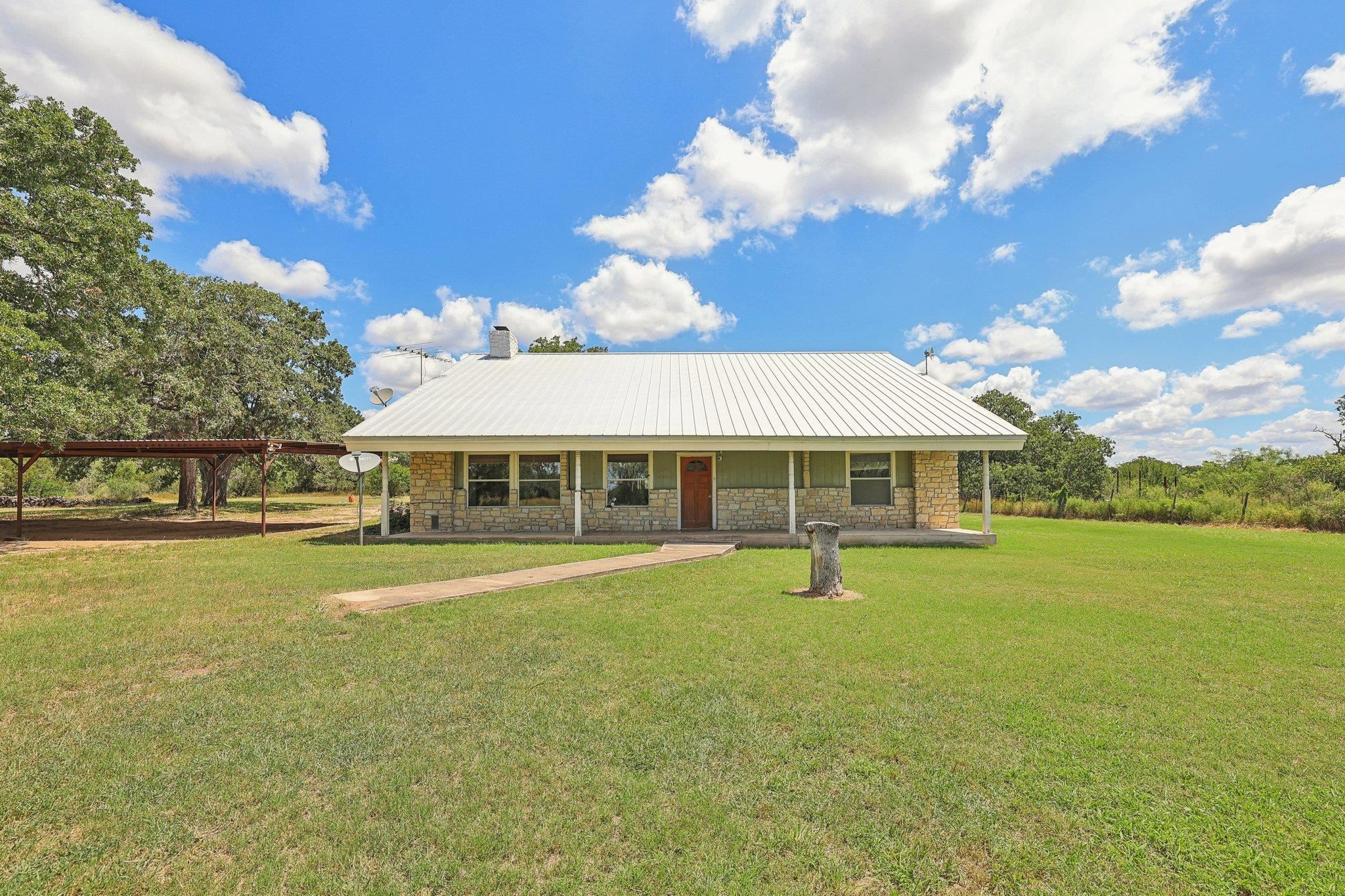 2715 Crider Road Property Photo 3