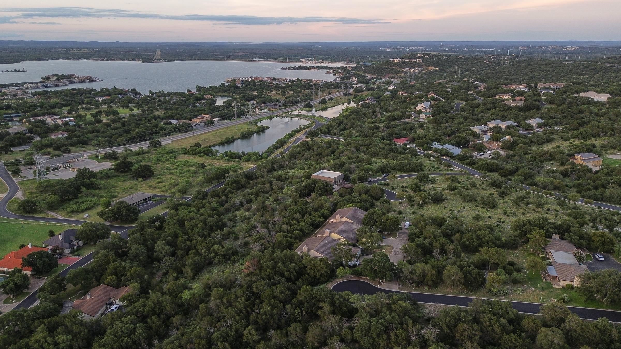 Dogie Drive Property Photo 4