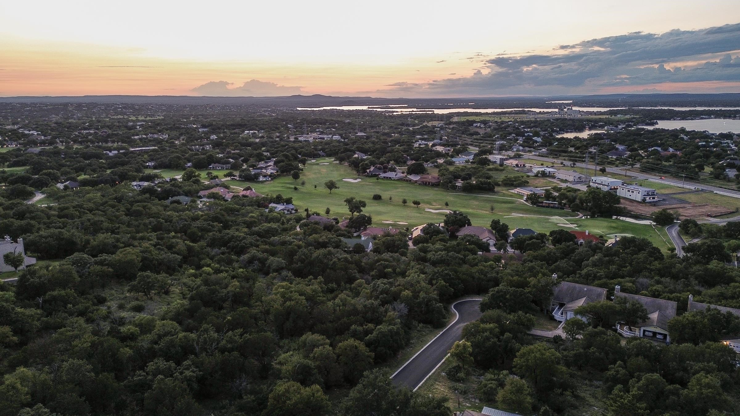 Dogie Drive Property Photo 5