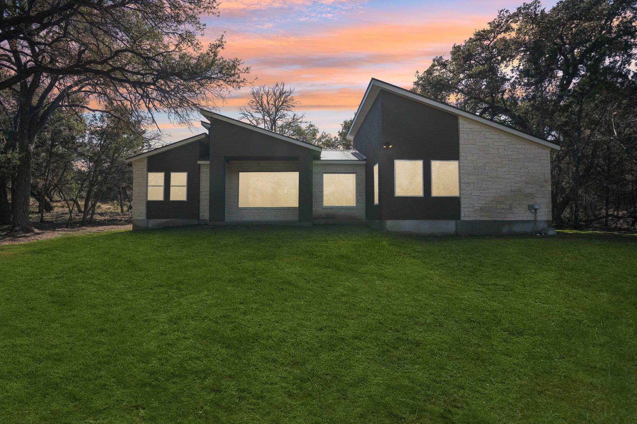 3006 Dew Drop Property Photo 2