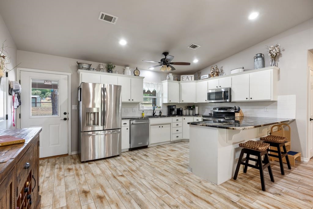 121 Dog Run Property Photo 10