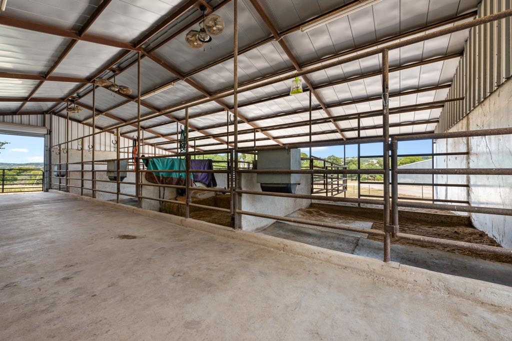 121 Dog Run Property Photo 23