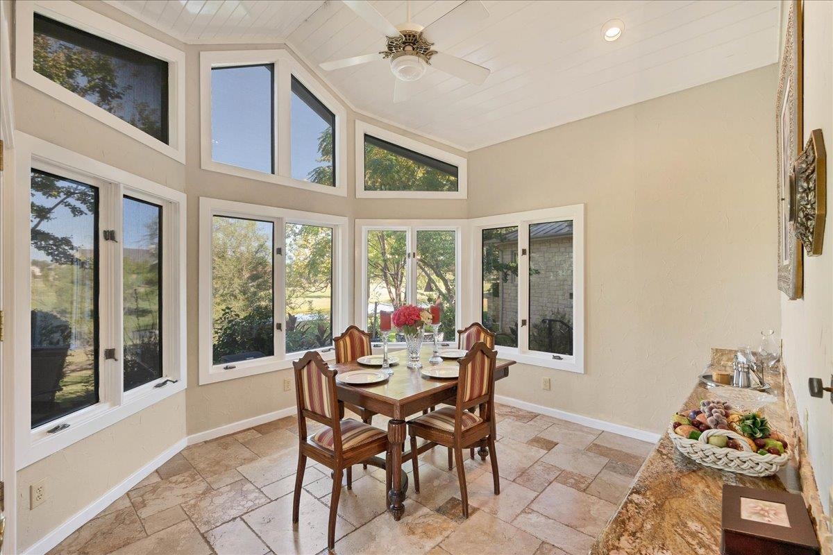 100 Silver Spur Property Photo 17