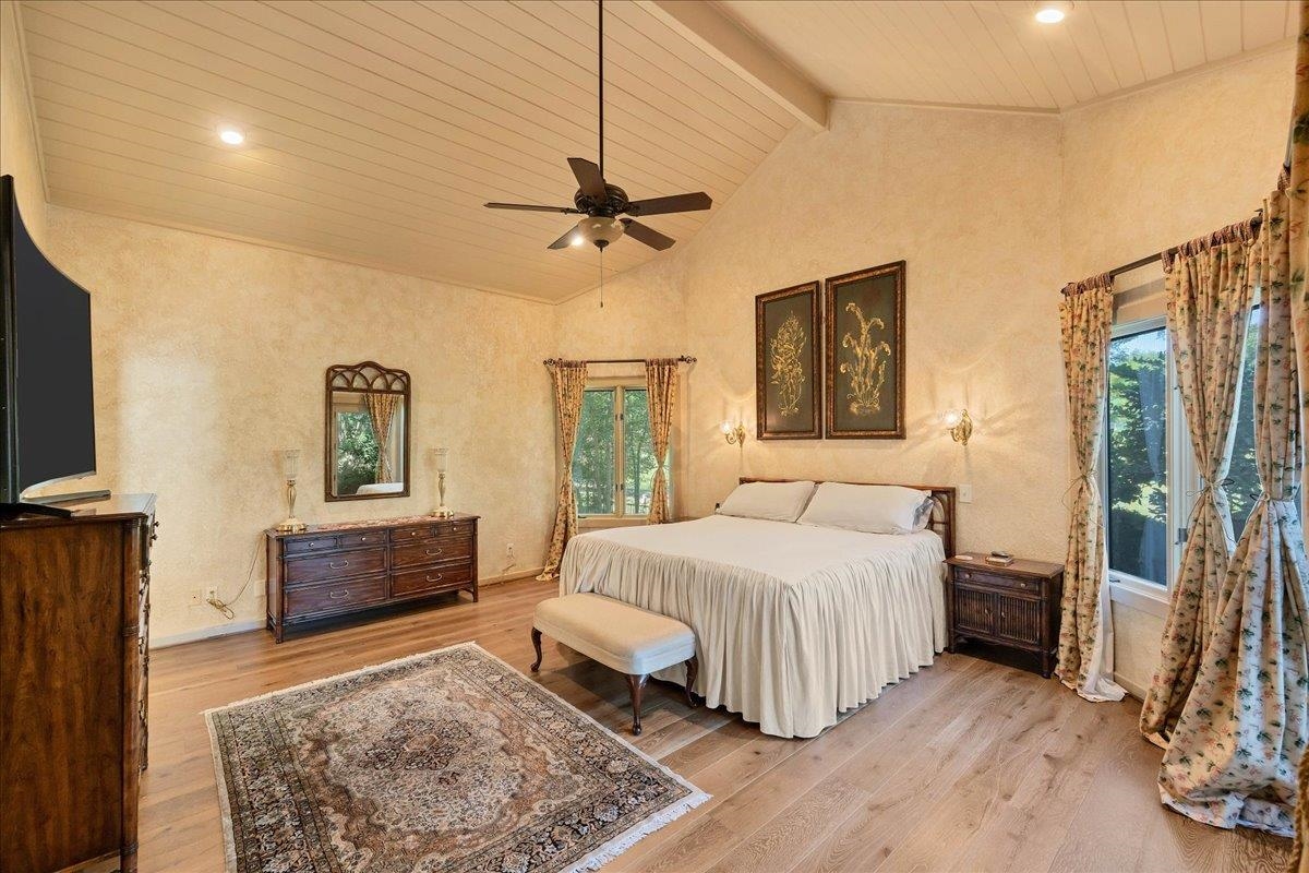 100 Silver Spur Property Photo 20