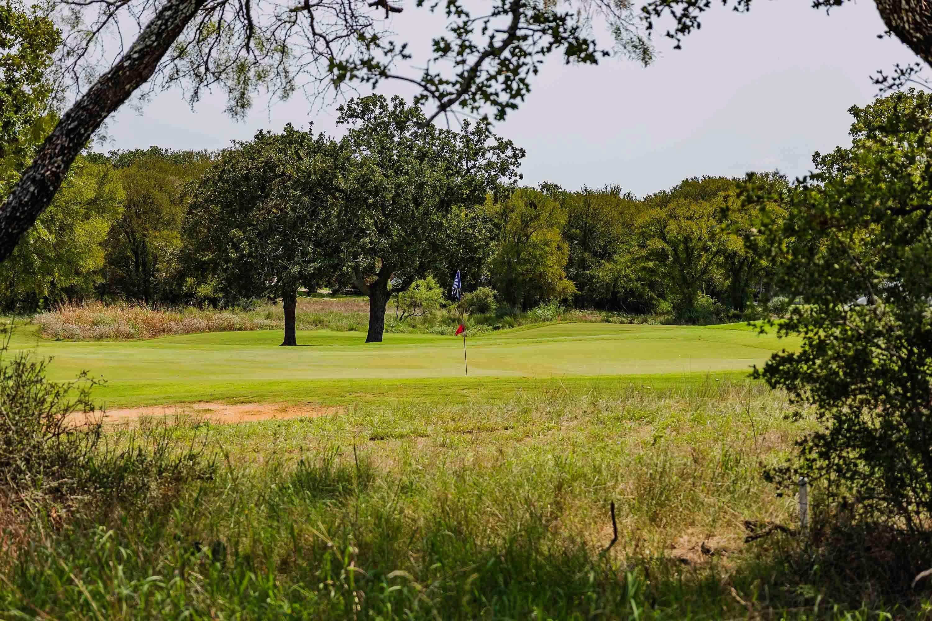Pinehurst Circle Property Photo 4