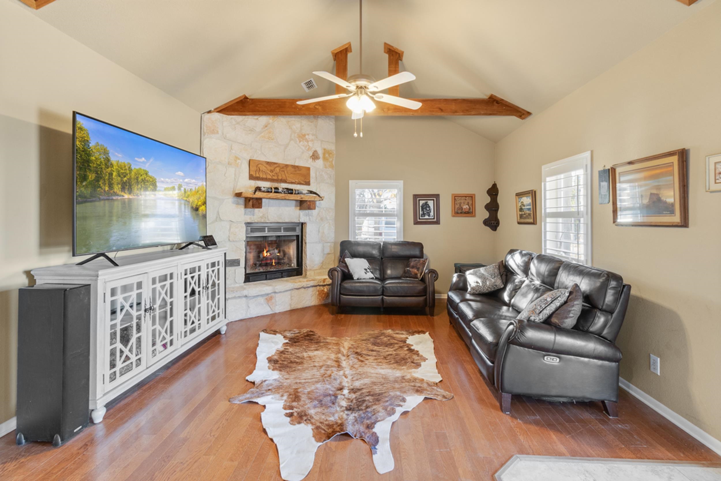 17999 Fm 963 Property Photo 4