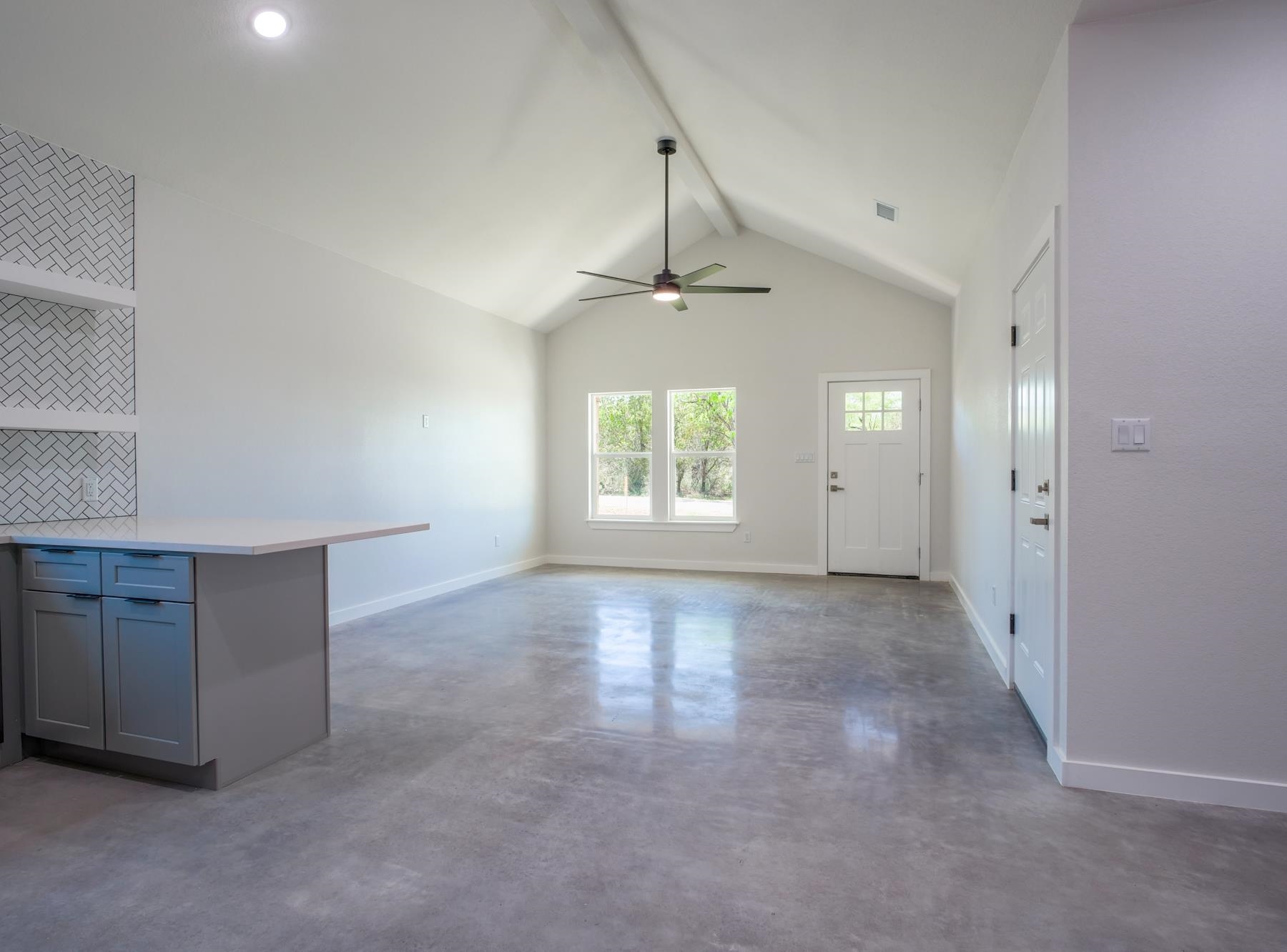 307 Cedarhill Property Photo 5