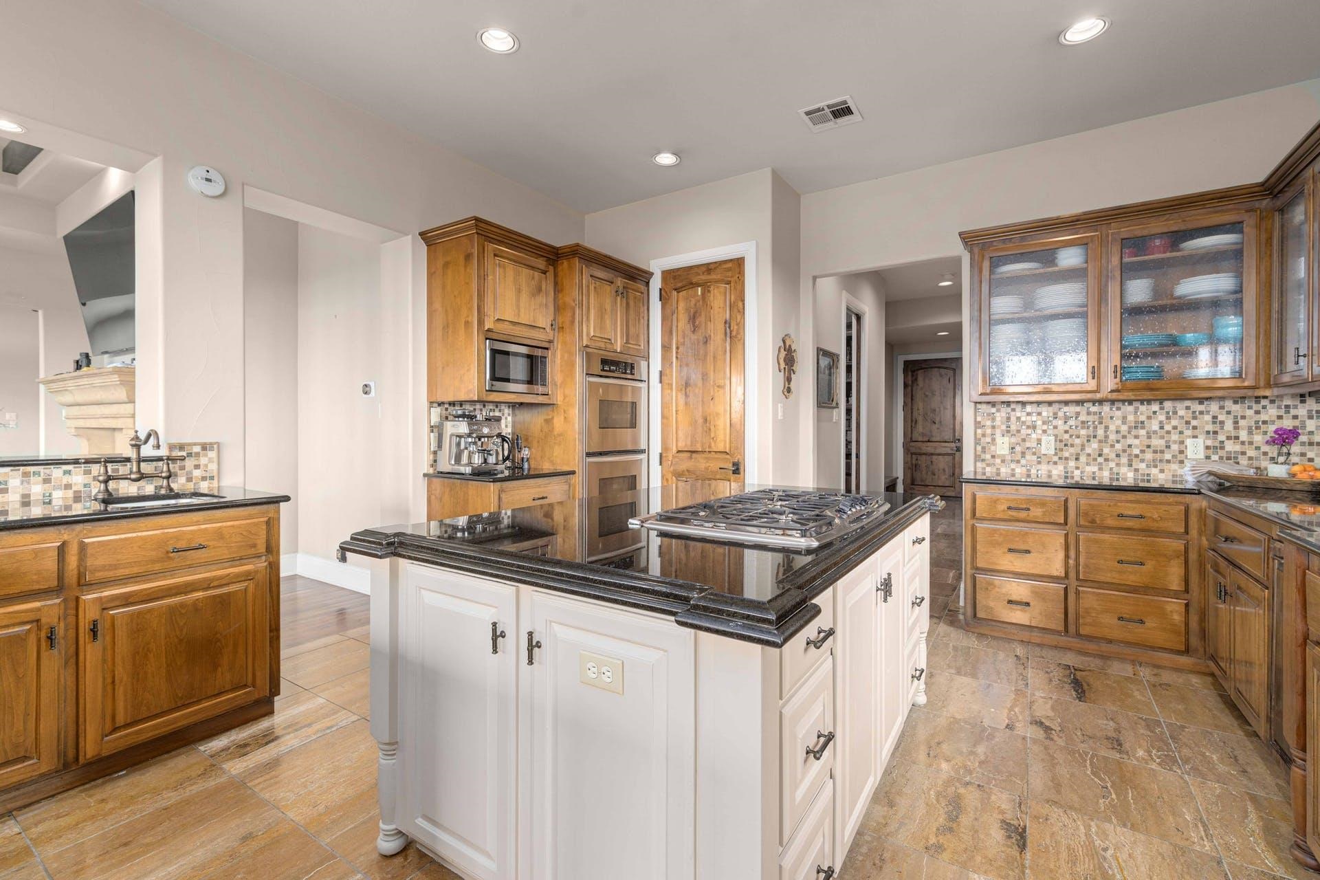 9104 Atwater Cove Property Photo 8
