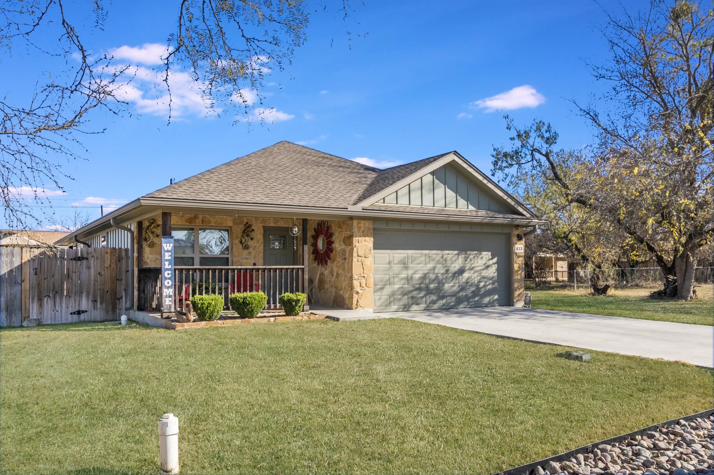 833 Magnolia Lane Property Photo