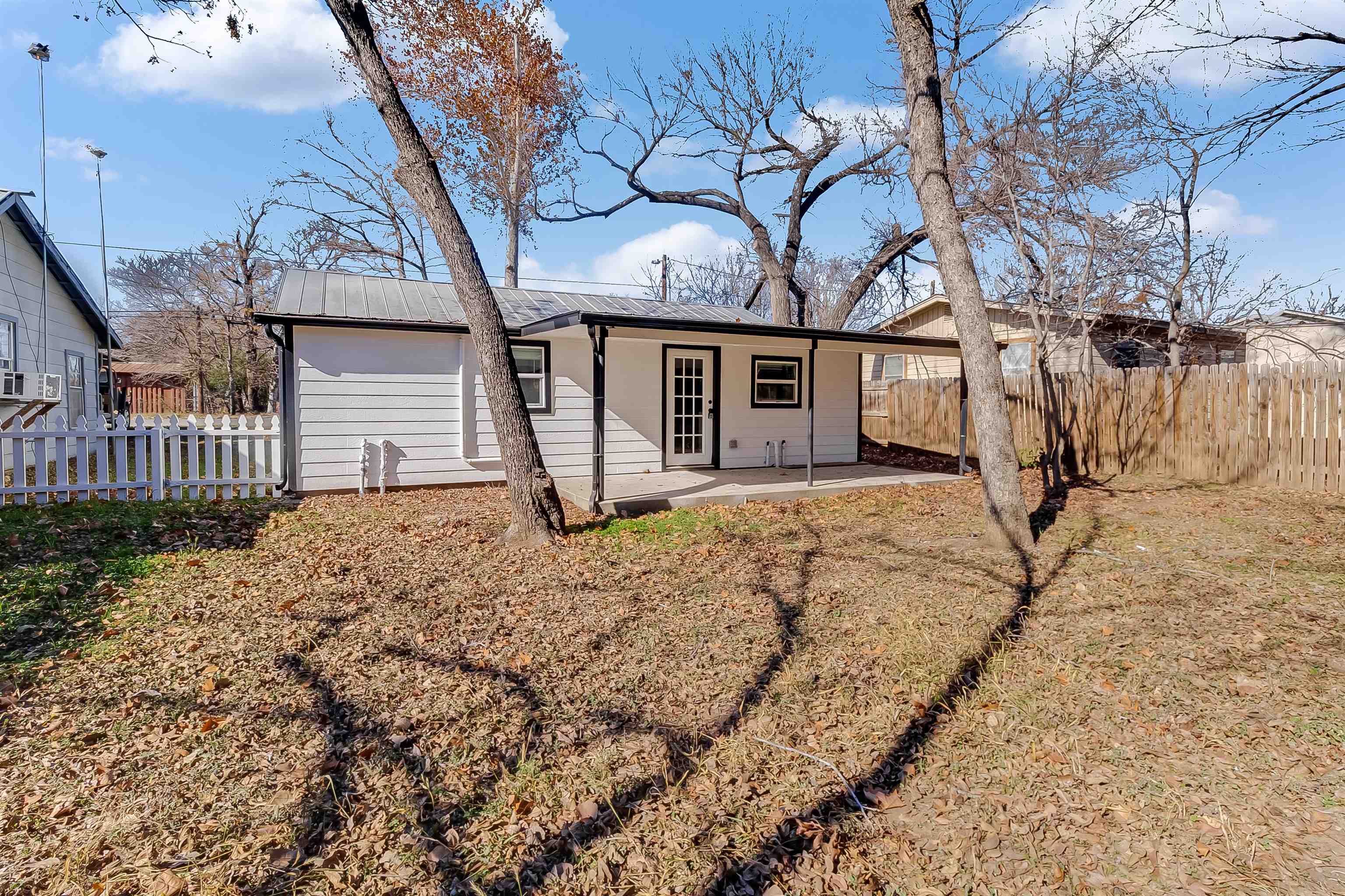 704 Sheffield Avenue Property Photo 6
