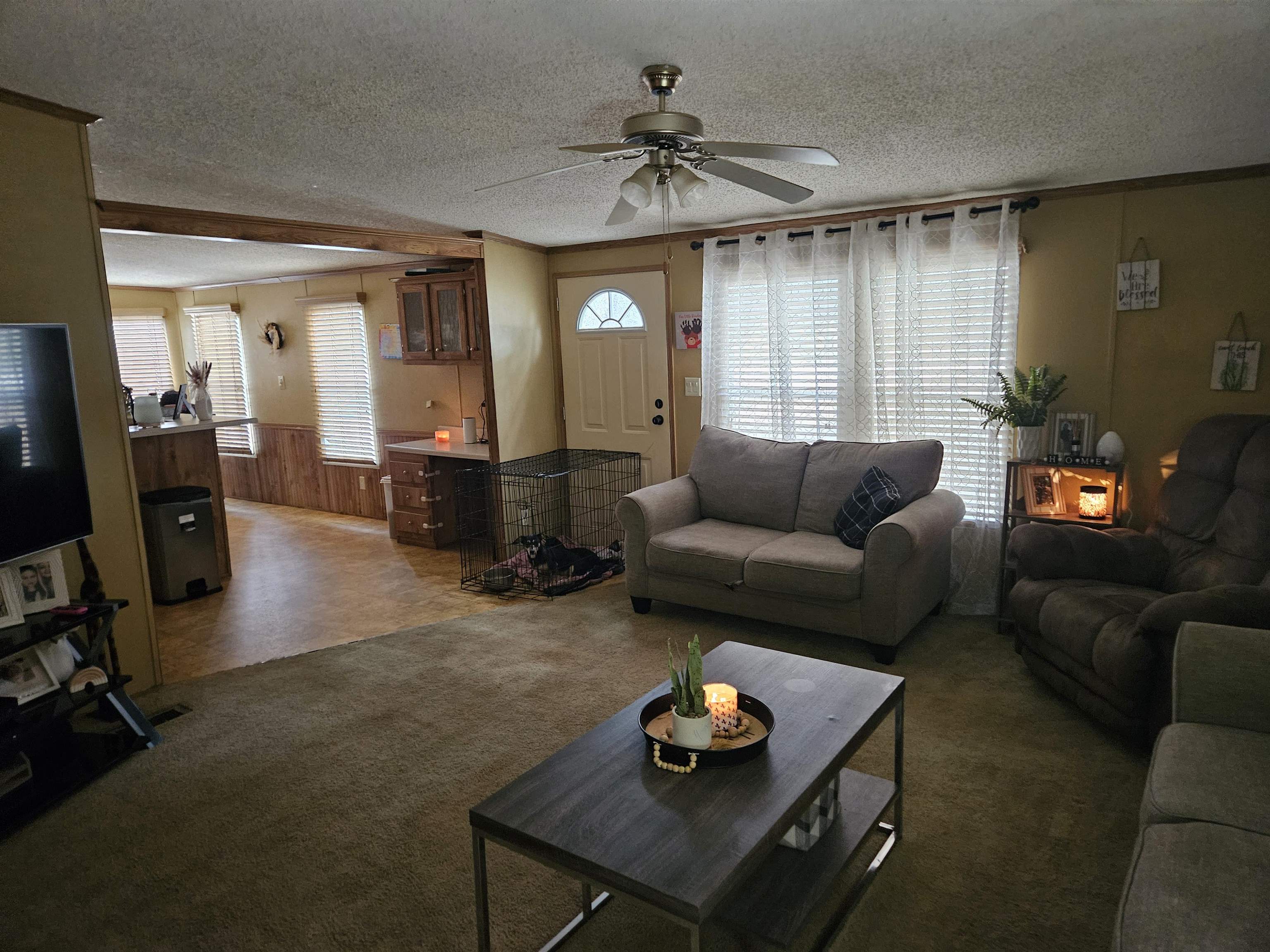 1542 Roselea Property Photo 6