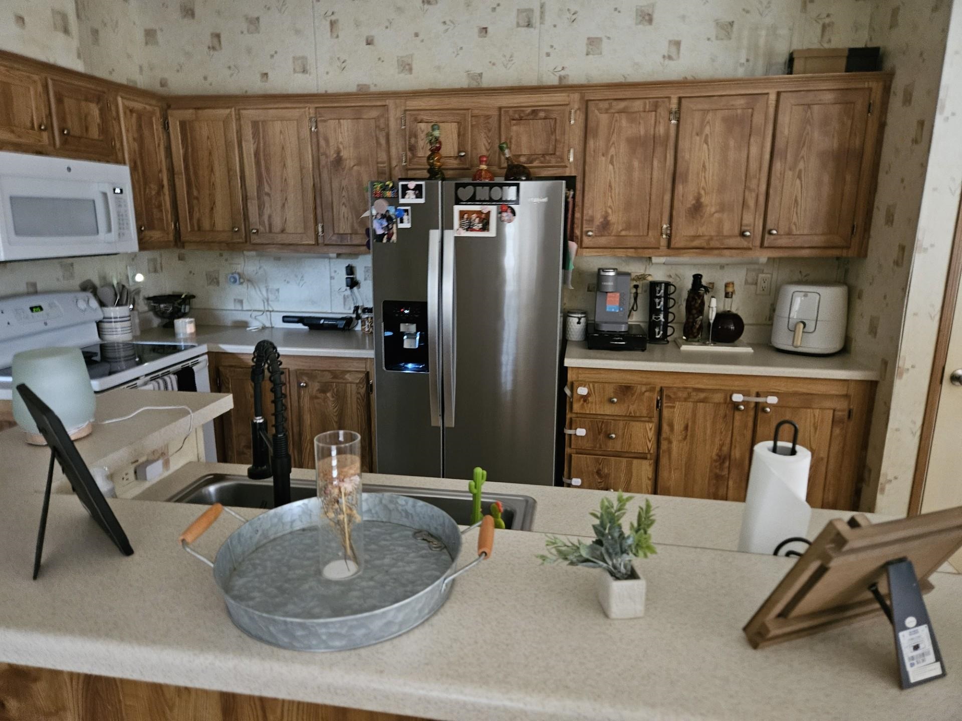 1542 Roselea Property Photo 8