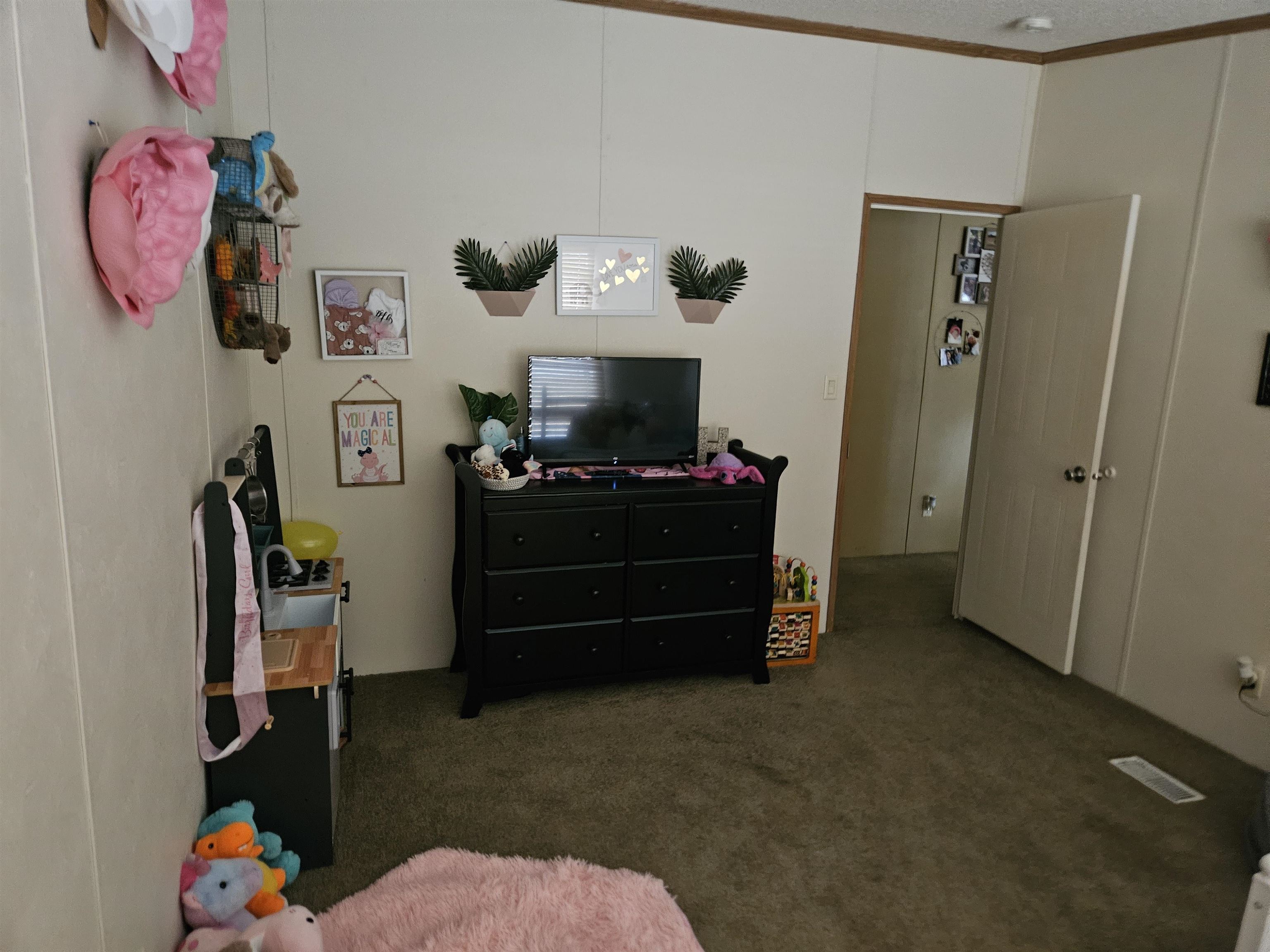 1542 Roselea Property Photo 16