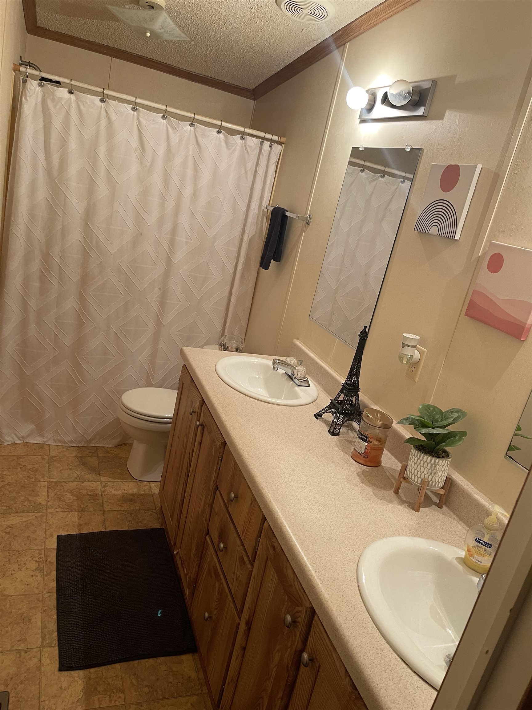 1542 Roselea Property Photo 19