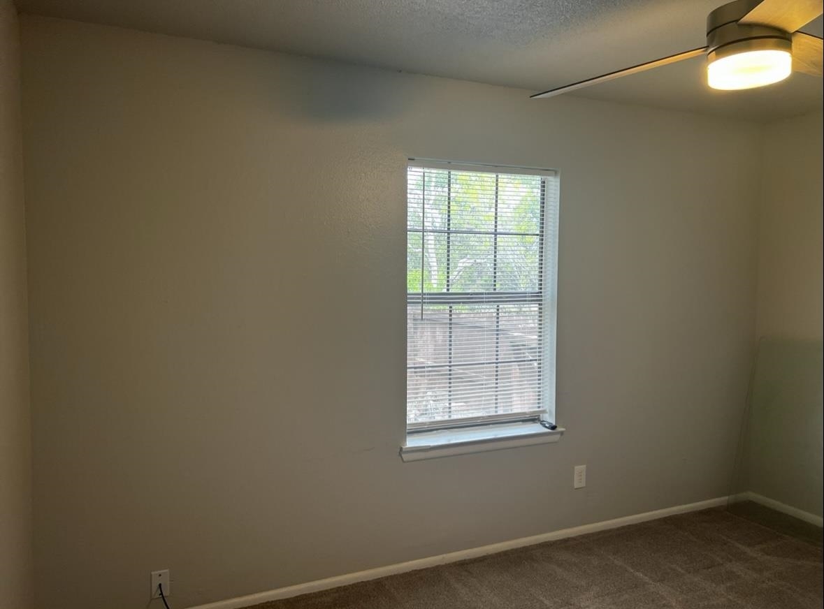 1300 Dew Drop Property Photo 6