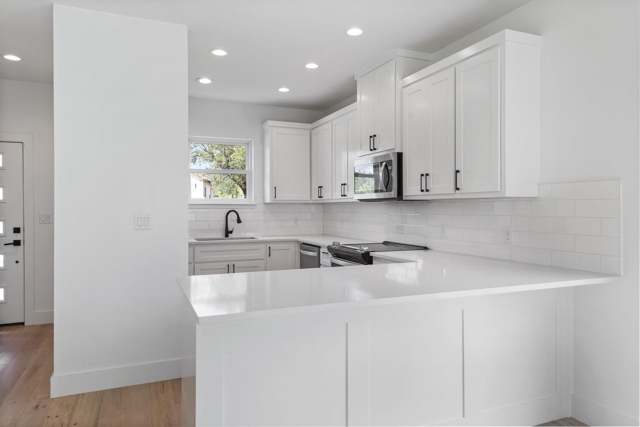 1303 Faultline Property Photo 5