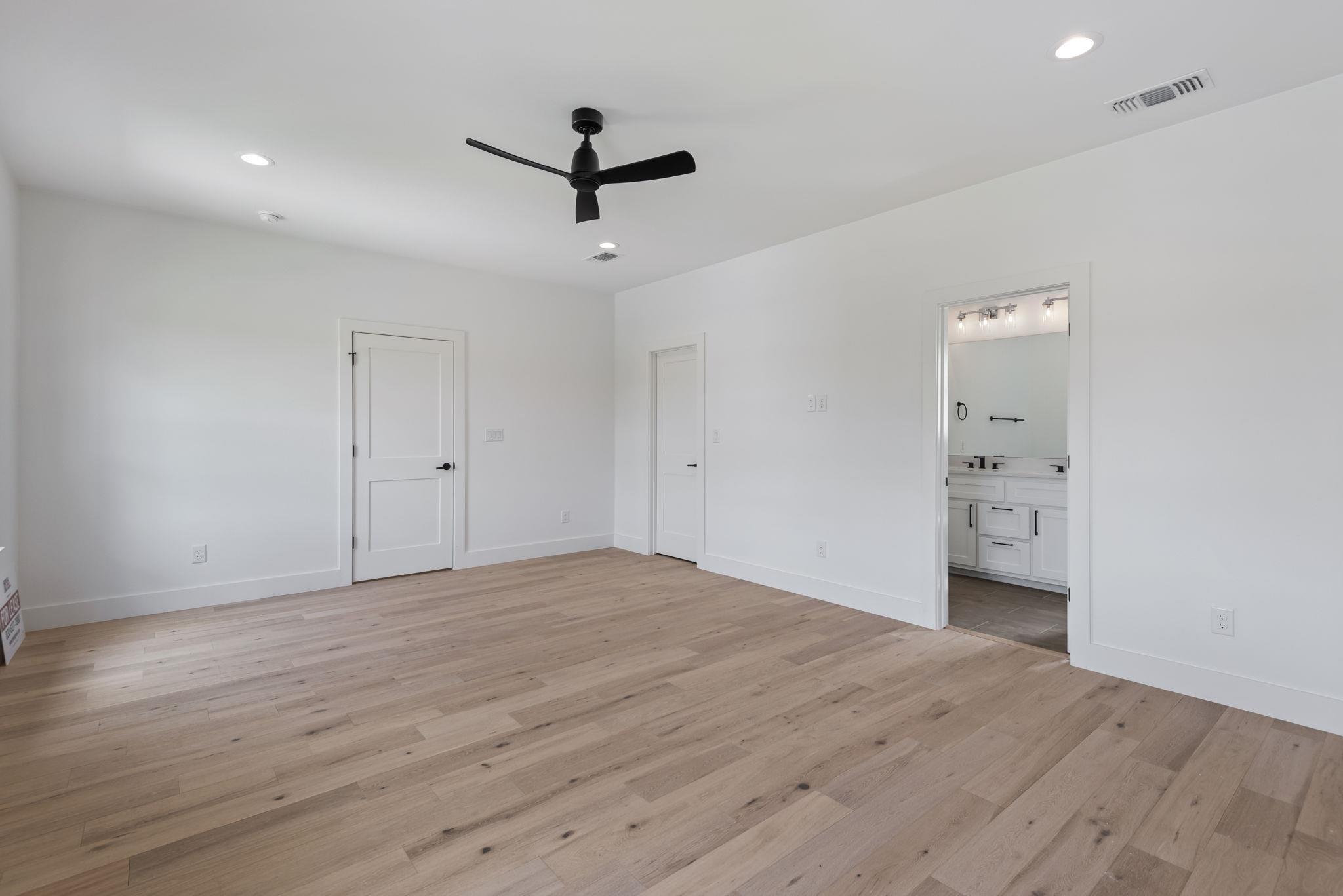 1303 Faultline Property Photo 8