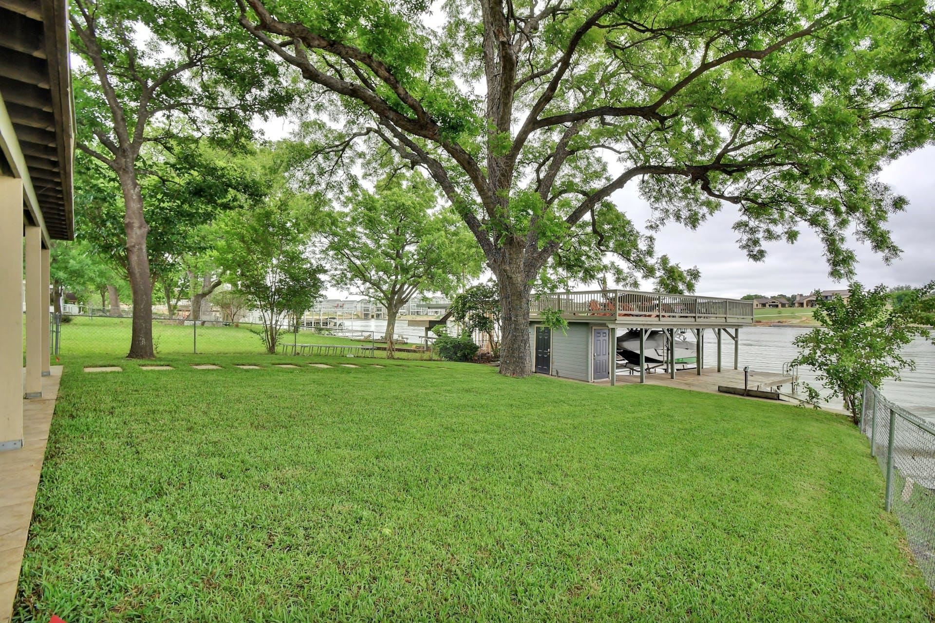 525 Ellen Williams Loop Property Photo 9