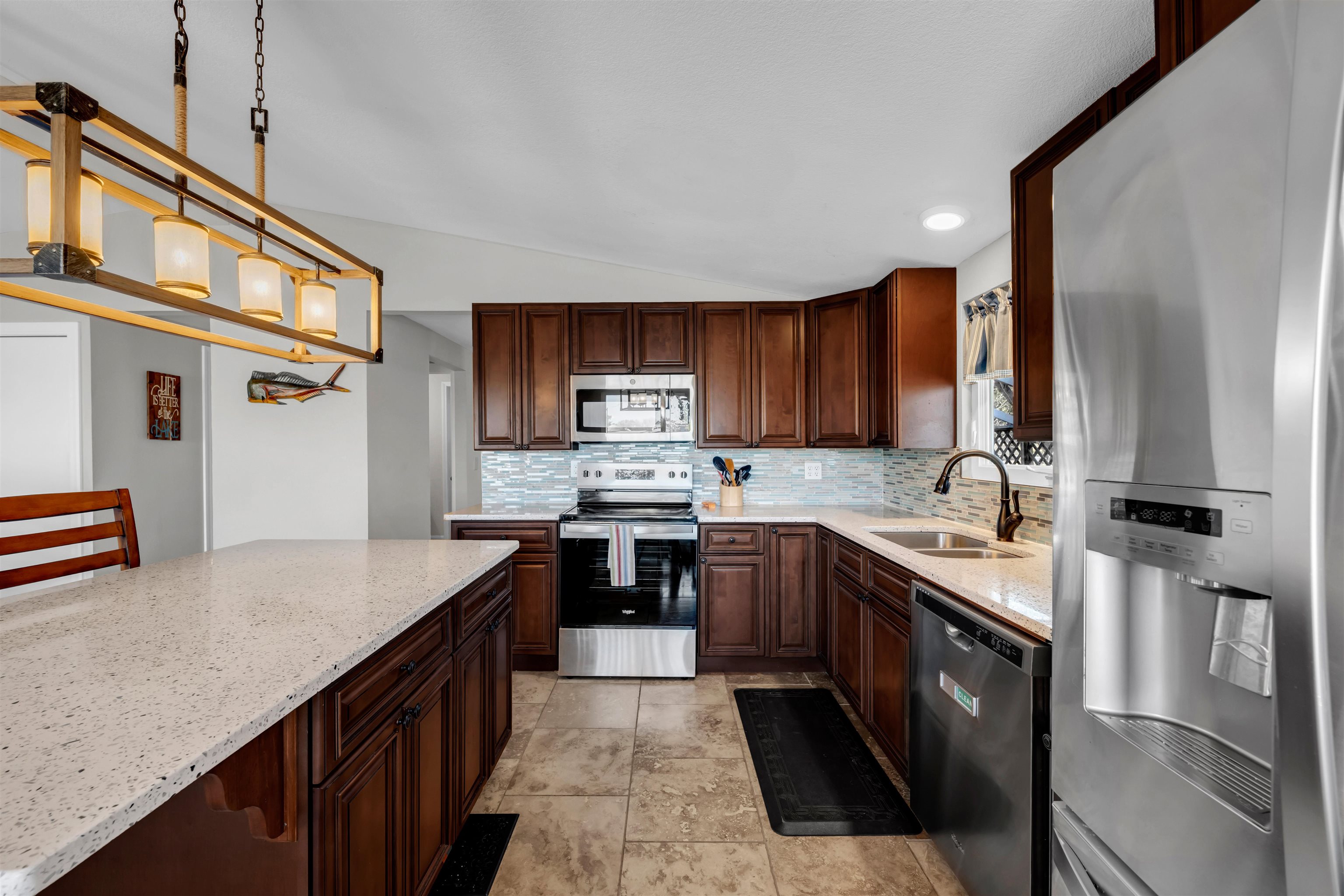 118 S Shorewood Drive Property Photo 11