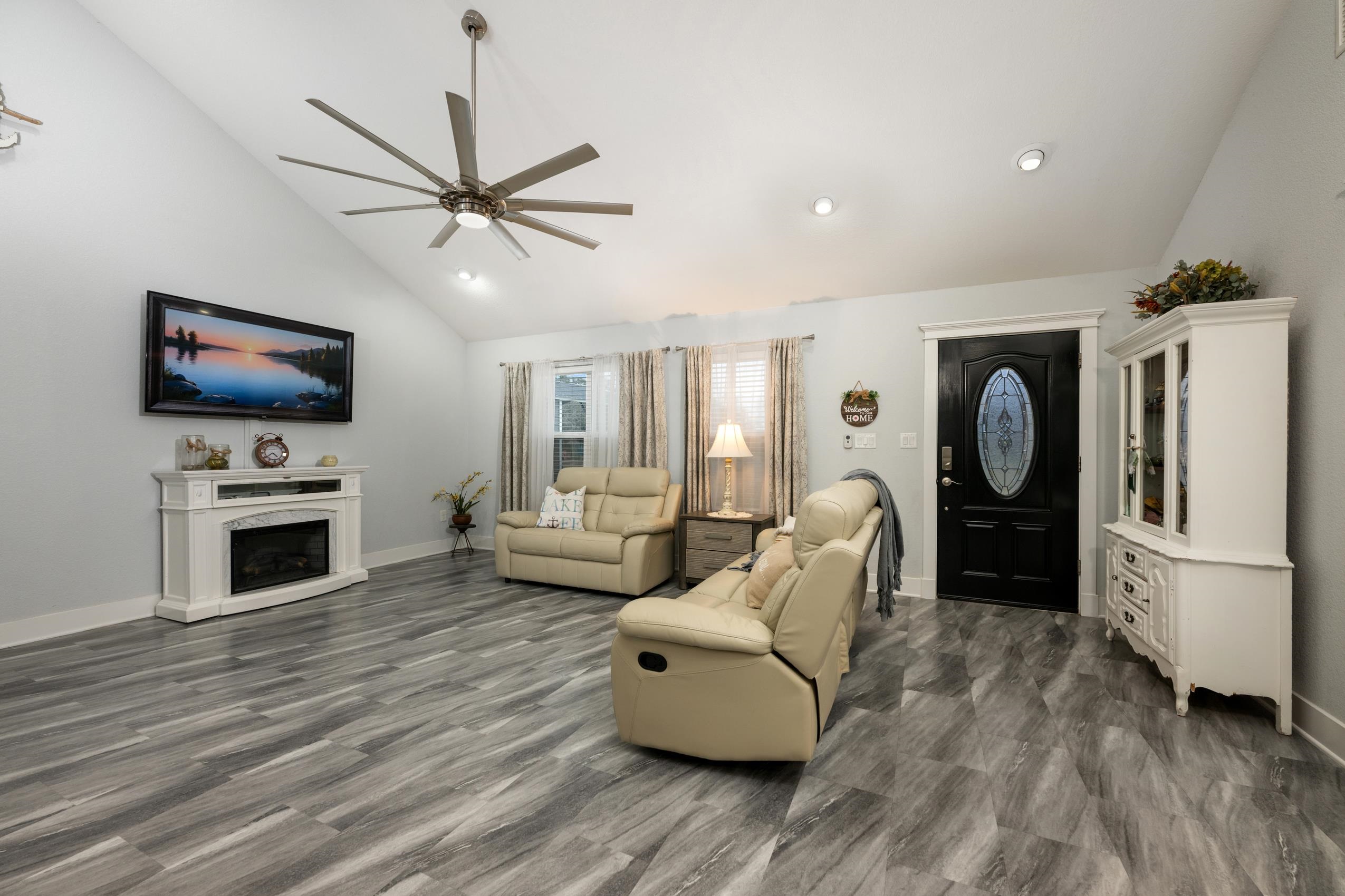 110 Pebble Circle Property Photo 8