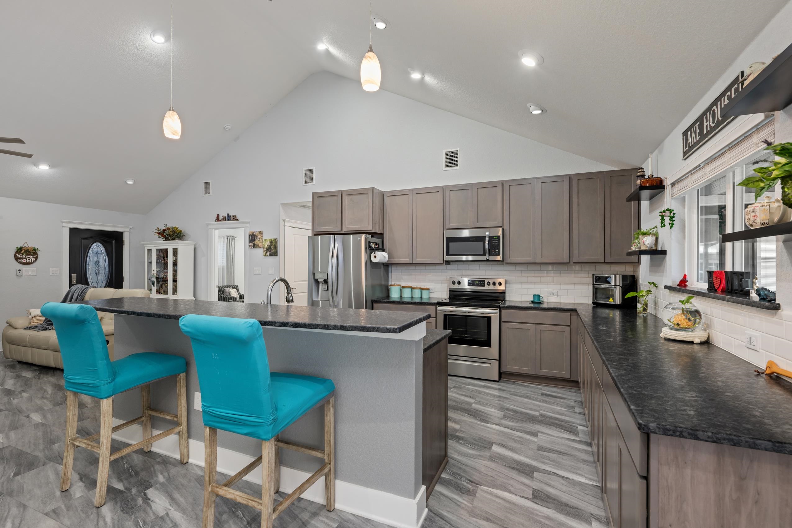 110 Pebble Circle Property Photo 16