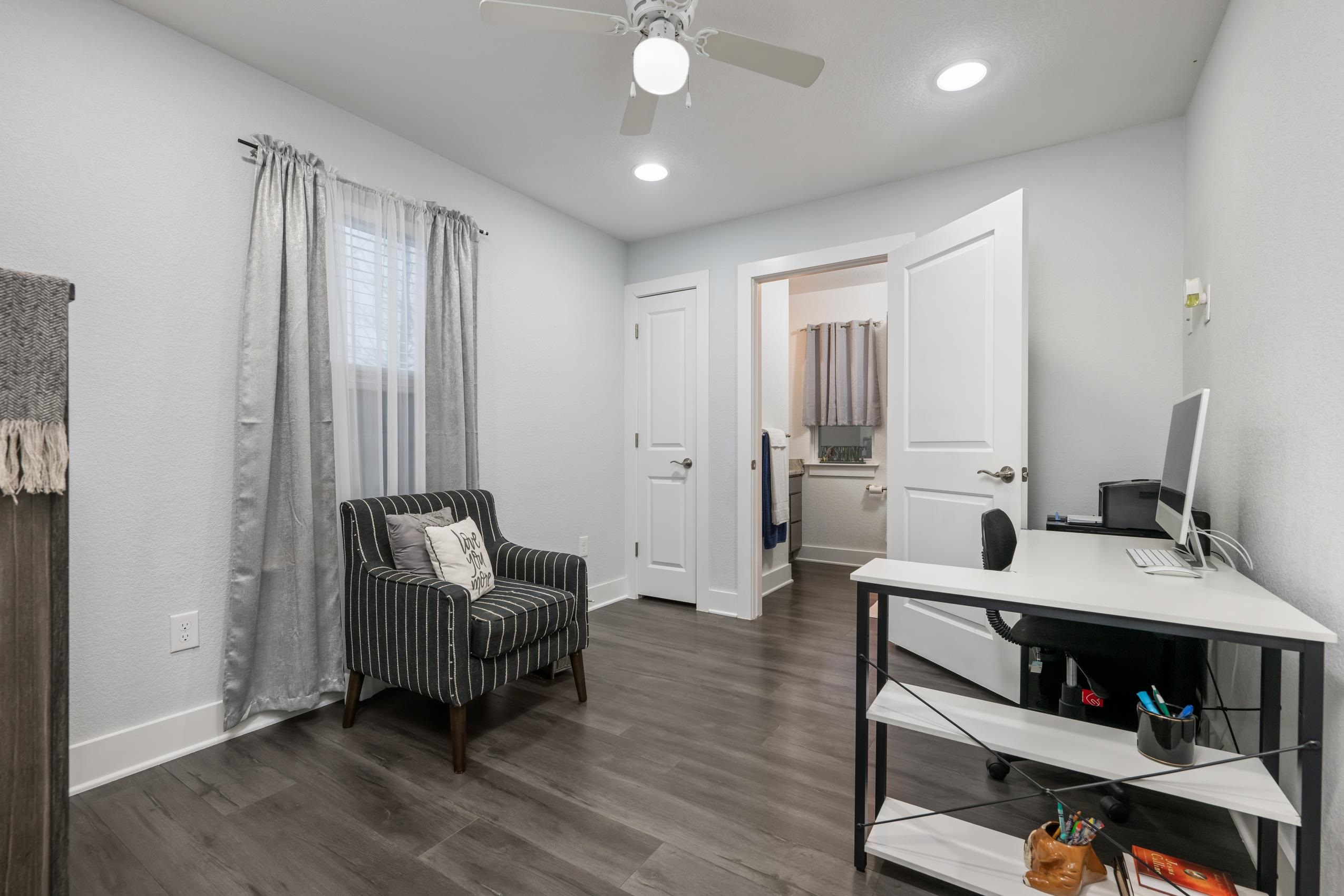 110 Pebble Circle Property Photo 21