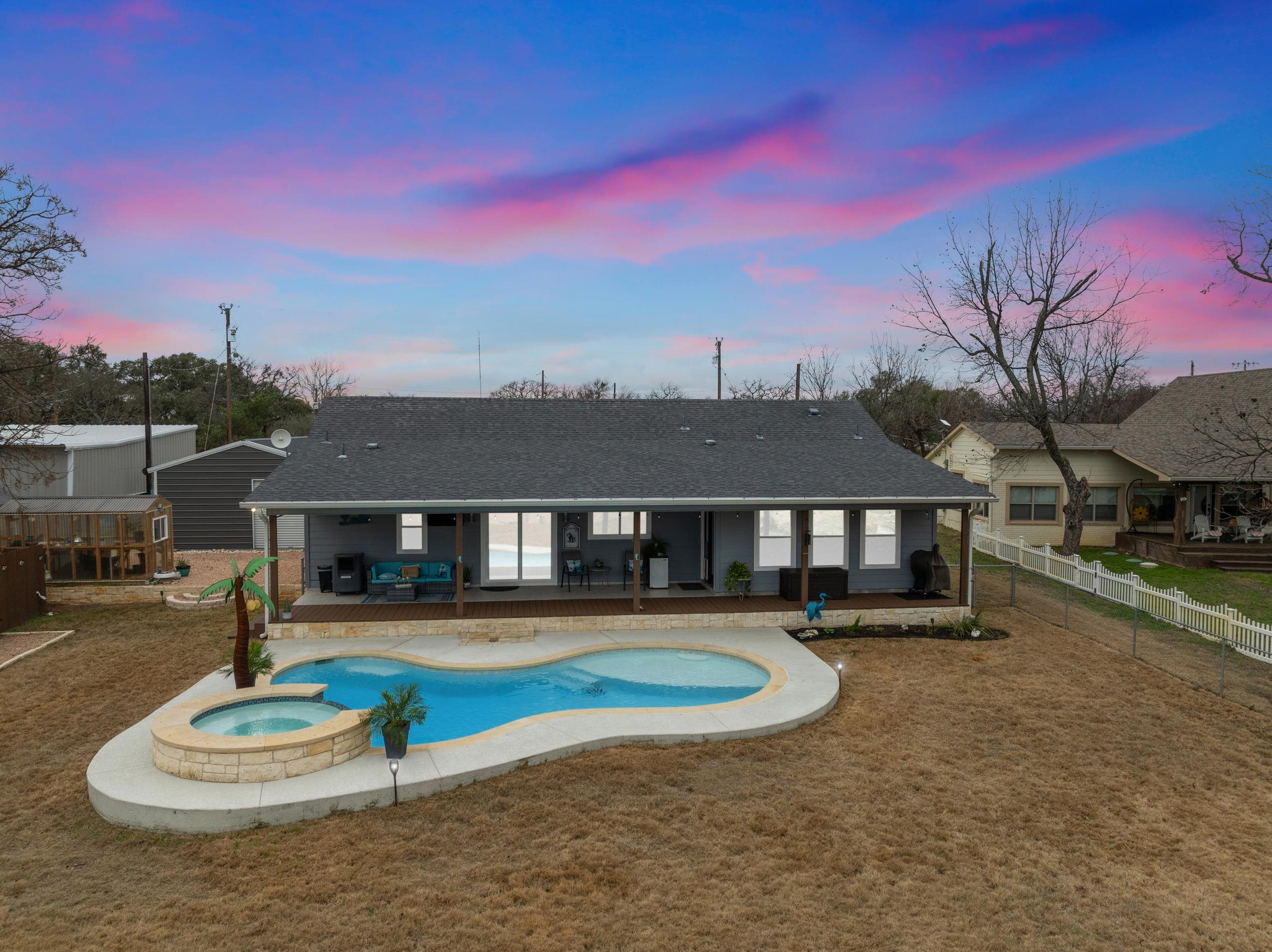 110 Pebble Circle Property Photo 27