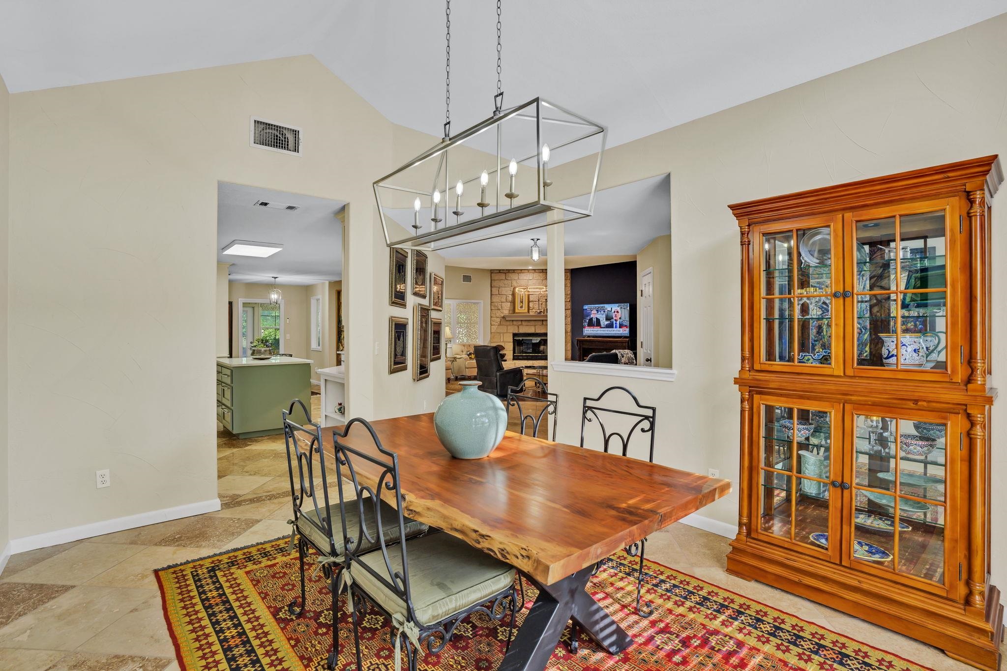 118 Broadmoor Property Photo 8