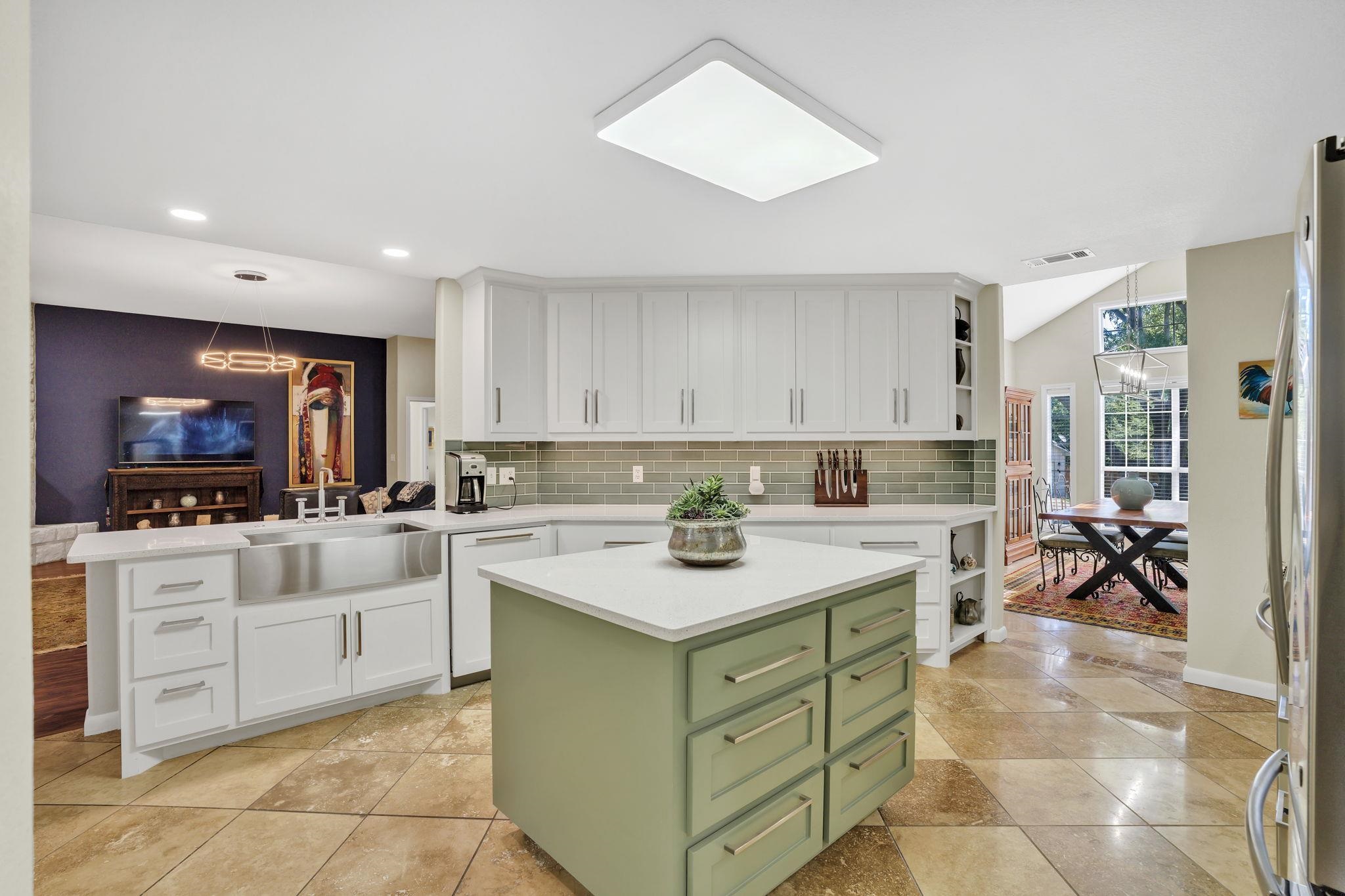 118 Broadmoor Property Photo 10